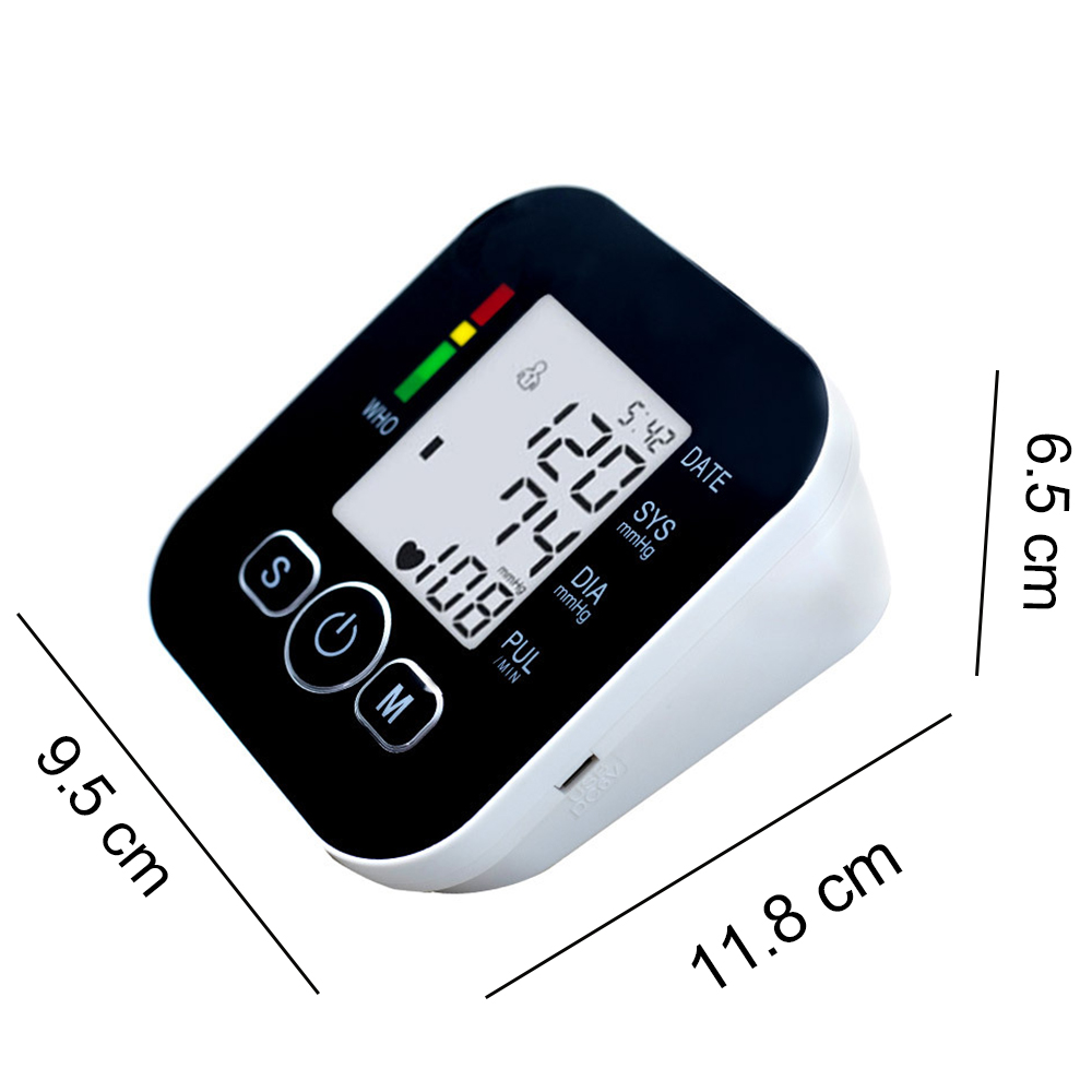 Ein Blutdruckmessgerät zeigt Messwerte an: 120/74 mmHg, Puls 108. Es hat Knöpfe und einen Bildschirm mit Zeit und WHO-Anzeige.