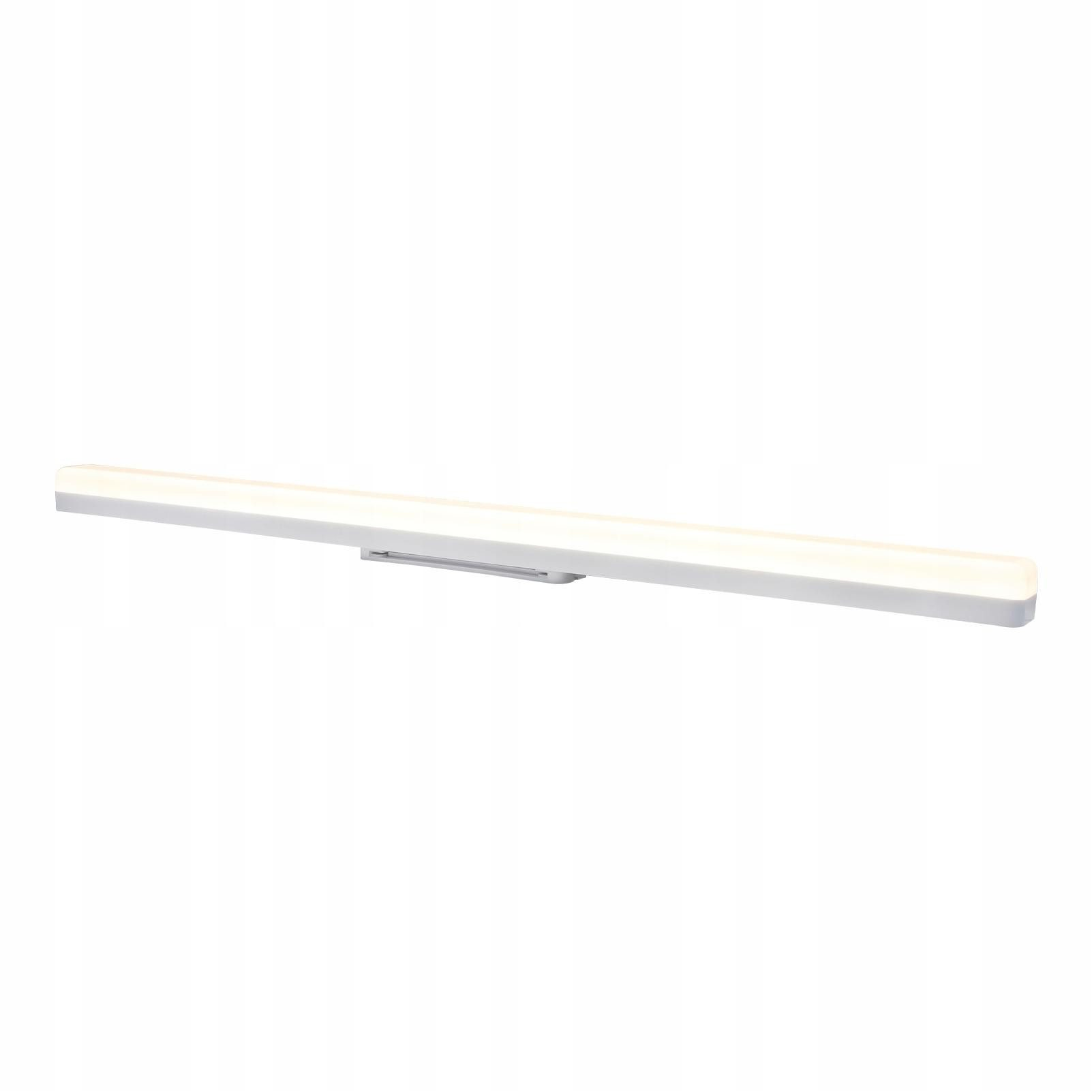 Un apparecchio a LED rettangolare bianco su sfondo bianco. Montato su una piccola staffa argentata.