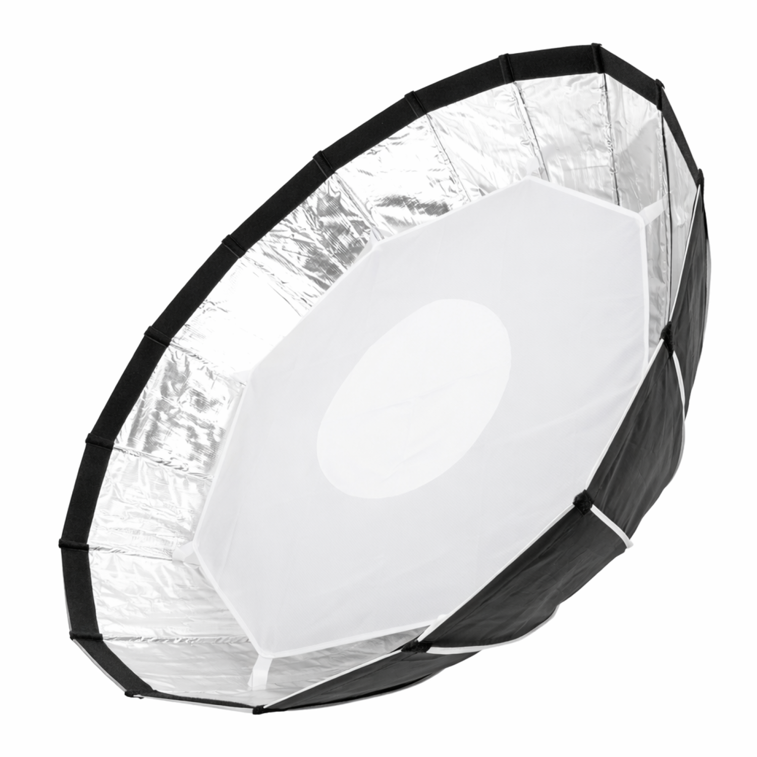 Ein Softbox, ein Lichtmodifikator für die Fotografie. Es hat eine achteckige Form mit weißem Innen- und schwarzem Außenbereich. Der Hintergrund ist weiß.
