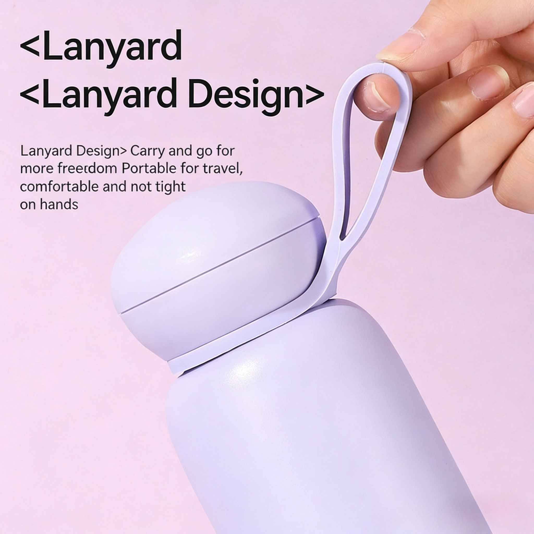 Eine Hand hält eine lavendelfarbene Wasserflasche an ihrer angebrachten Schlaufe. Text: 'Lanyard Design'.