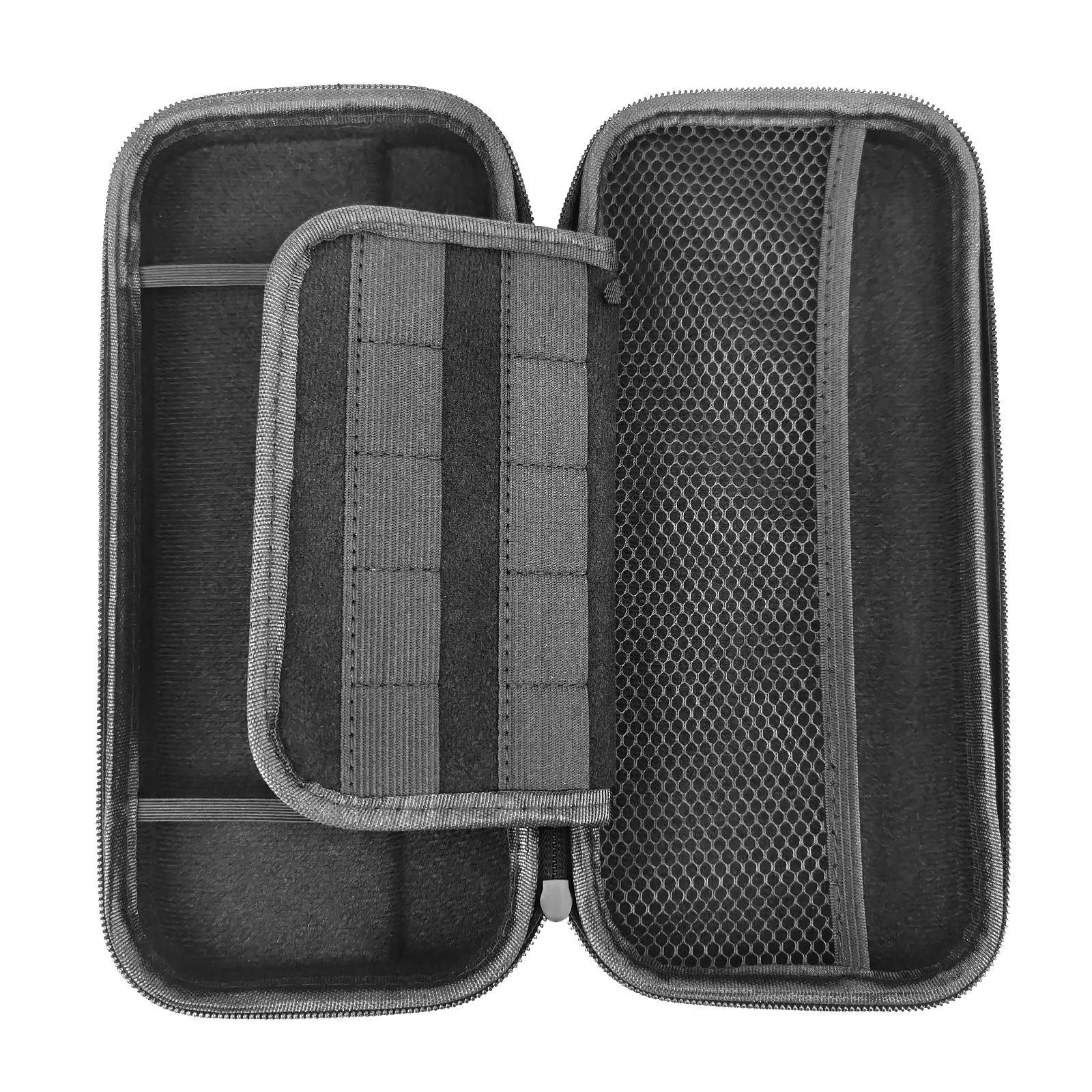 Otwarta, szara, zapinana na zamek torba z przegródkami. Jedna strona ma siatkę, druga paski i kieszenie.