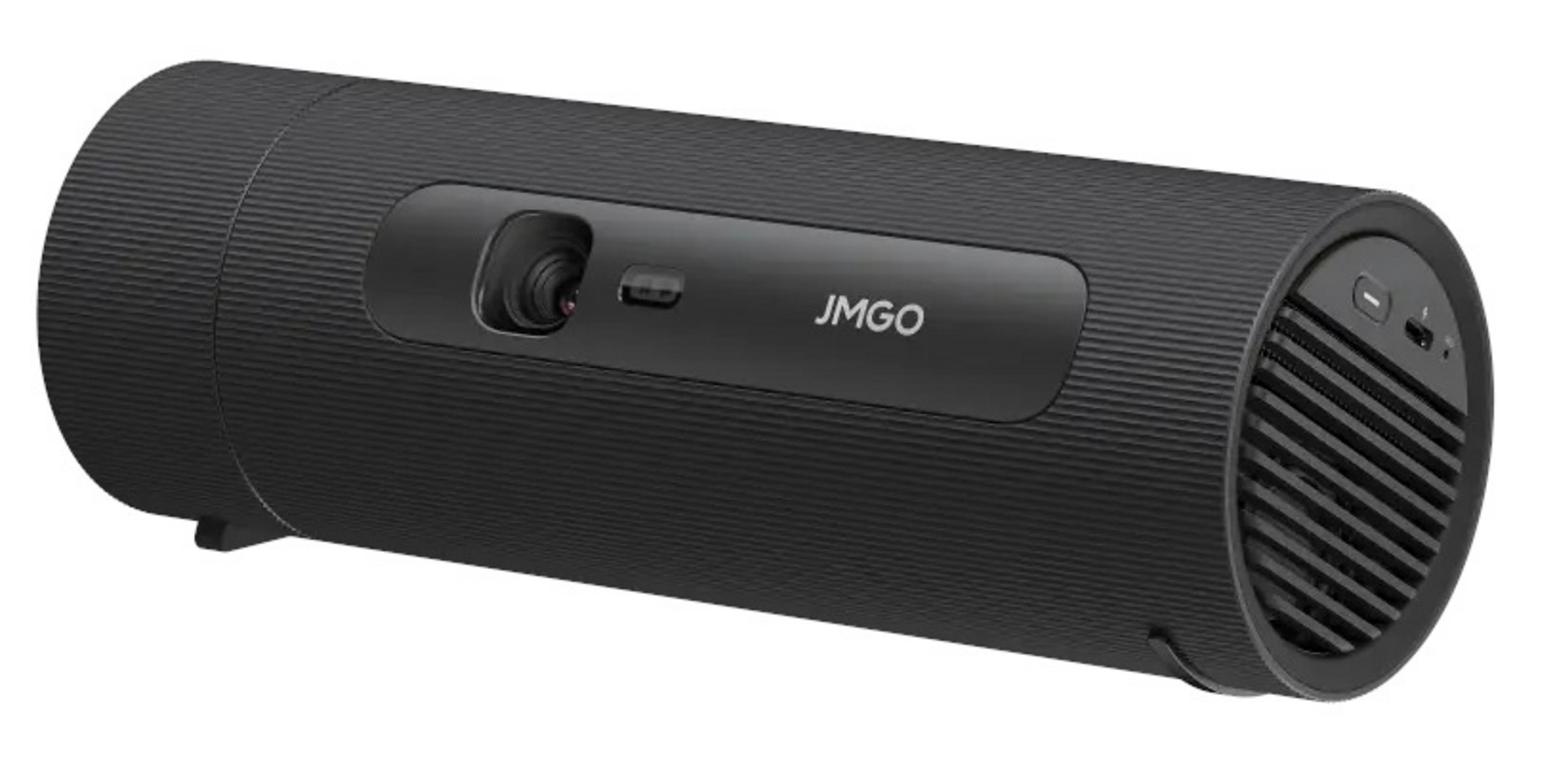 Un projecteur cylindrique noir avec une lentille, le logo JMGO et un ventilateur. Sur fond blanc.