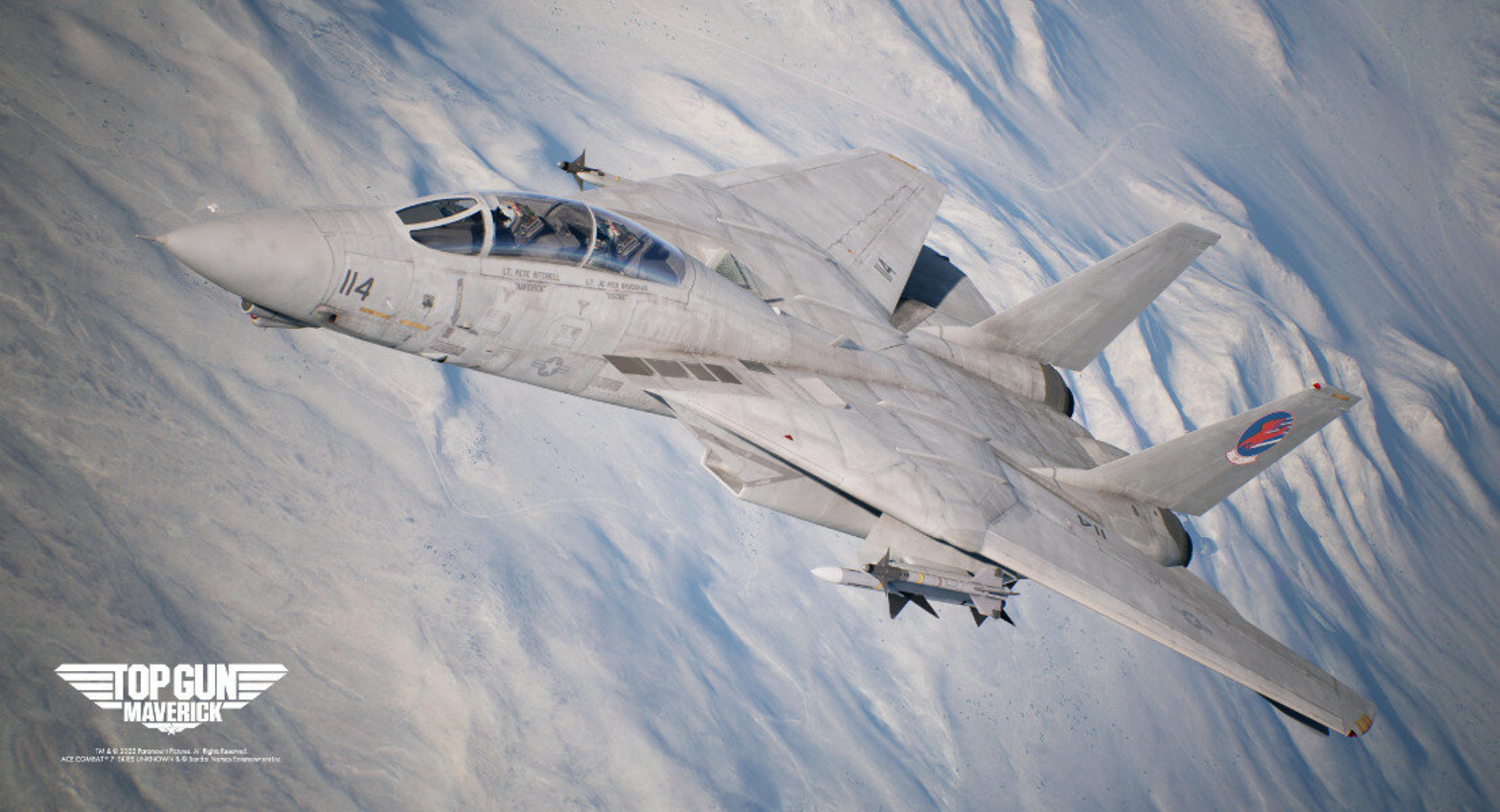 Un jet grigio F-14 Tomcat vola sopra un paesaggio montuoso e innevato. Il jet ha il numero 114.
