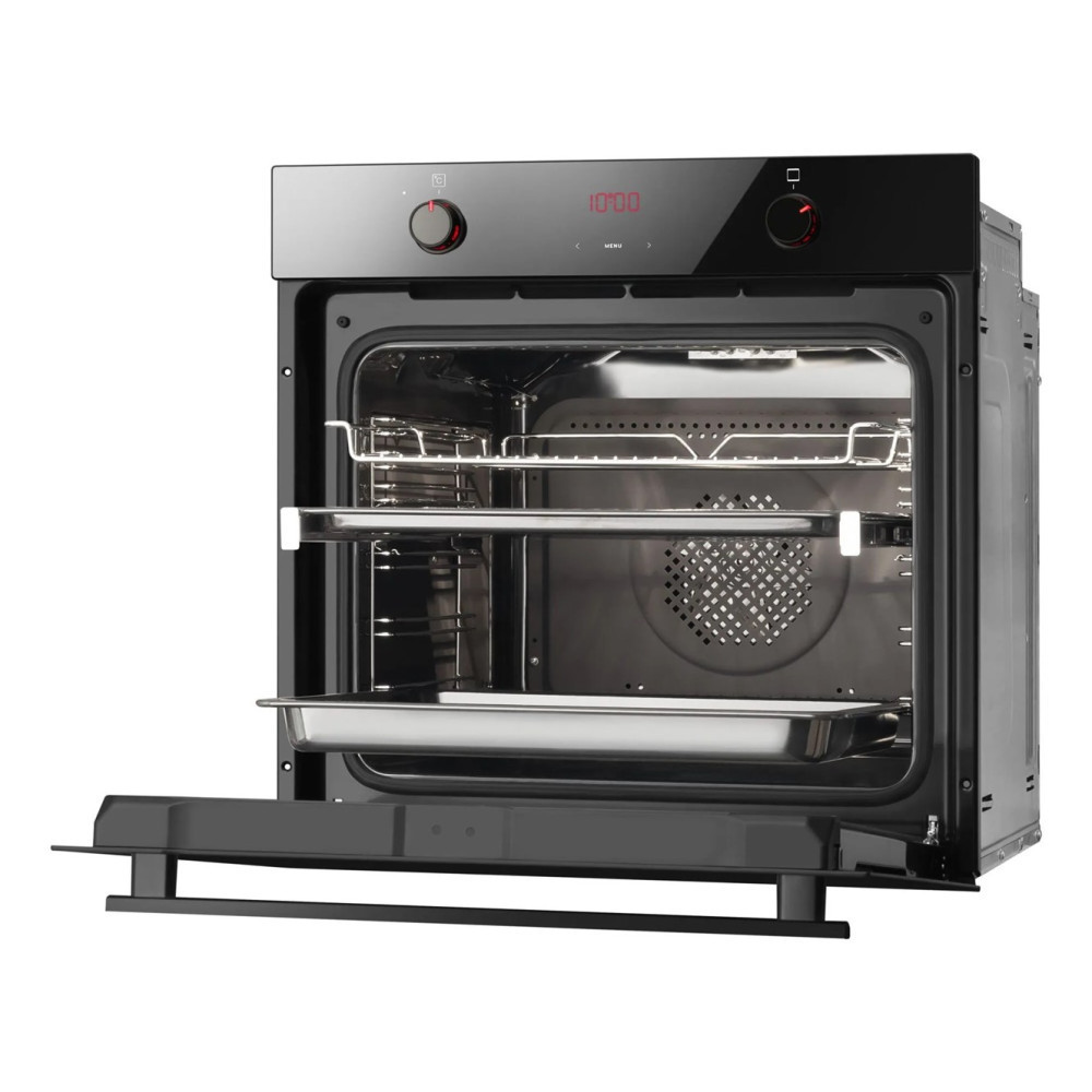Czarny piekarnik jest otwarty, pokazując ruszty i blachę do pieczenia. Wyświetlacz pokazuje 10:00. Pokrętła widoczne u góry.