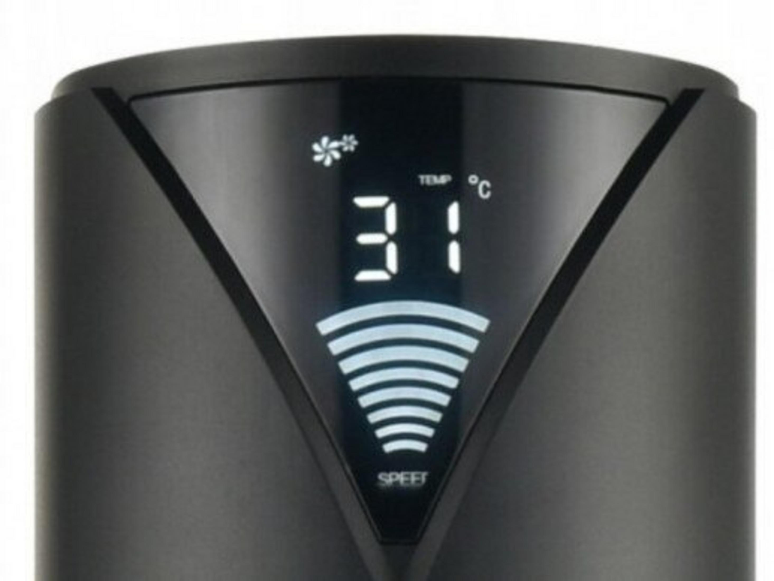 A close-up of a black device with a digital display. It shows 31 degrees Celsius and fan speed settings.