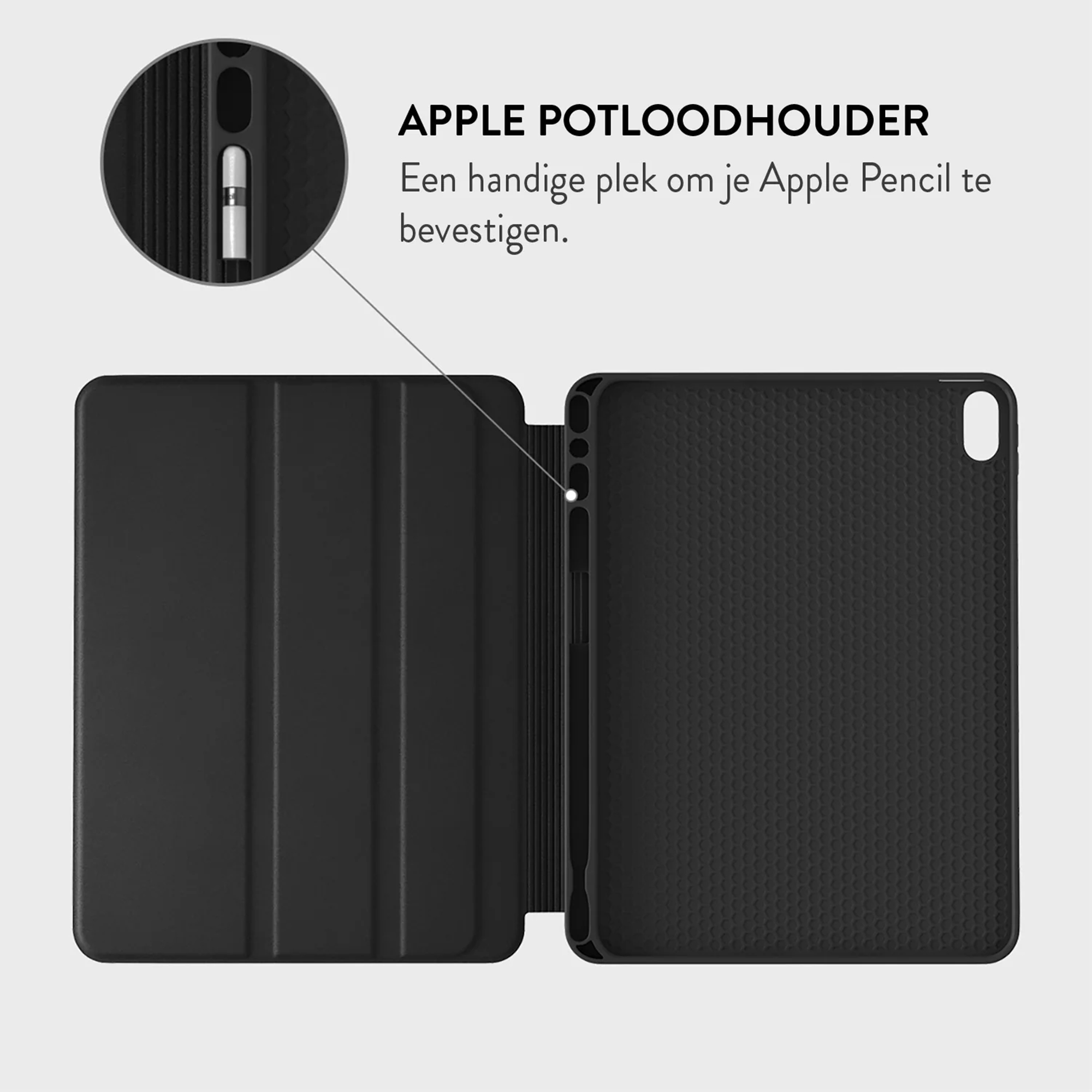 Zwarte hoes met Apple Pencil houder. De pen is wit. De hoes is open.