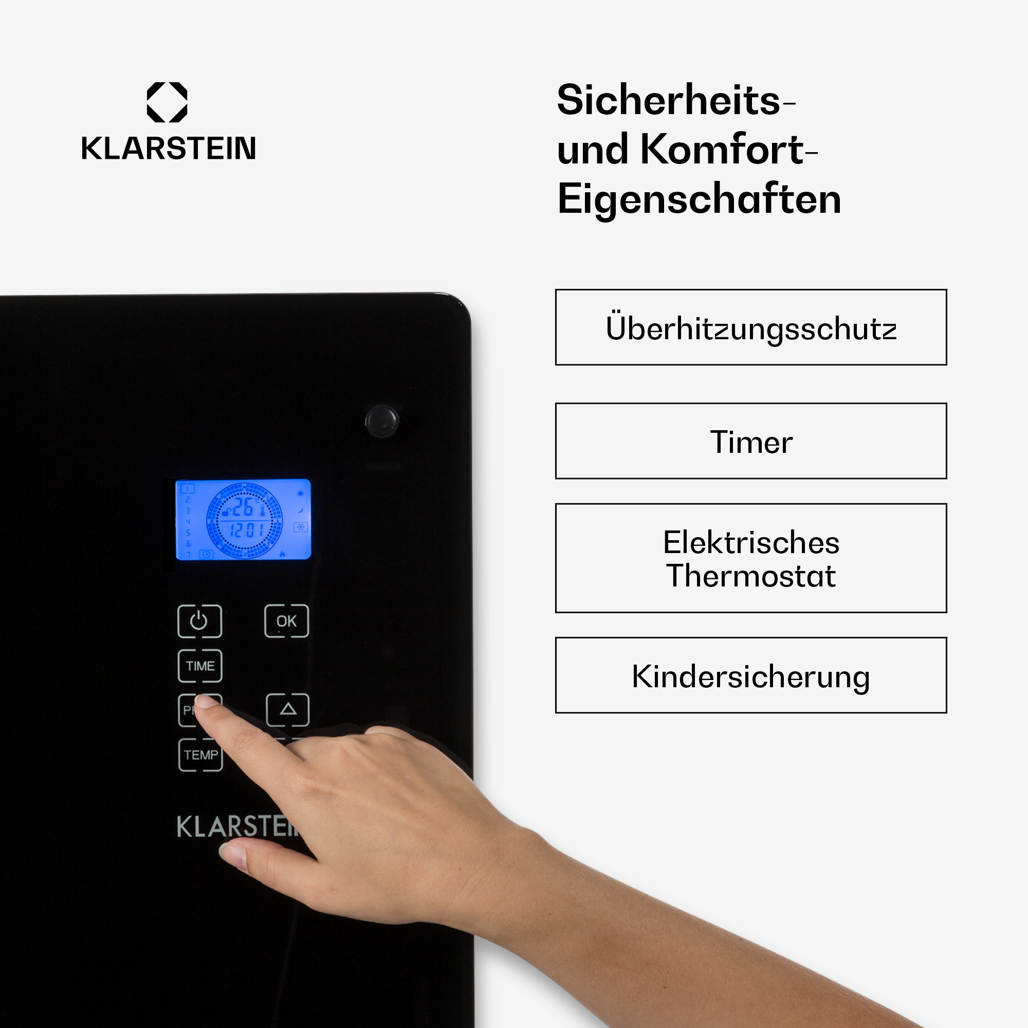 Una mano preme un pulsante su un pannello nero che mostra uno schermo digitale blu con numeri. Testo: Klarstein.