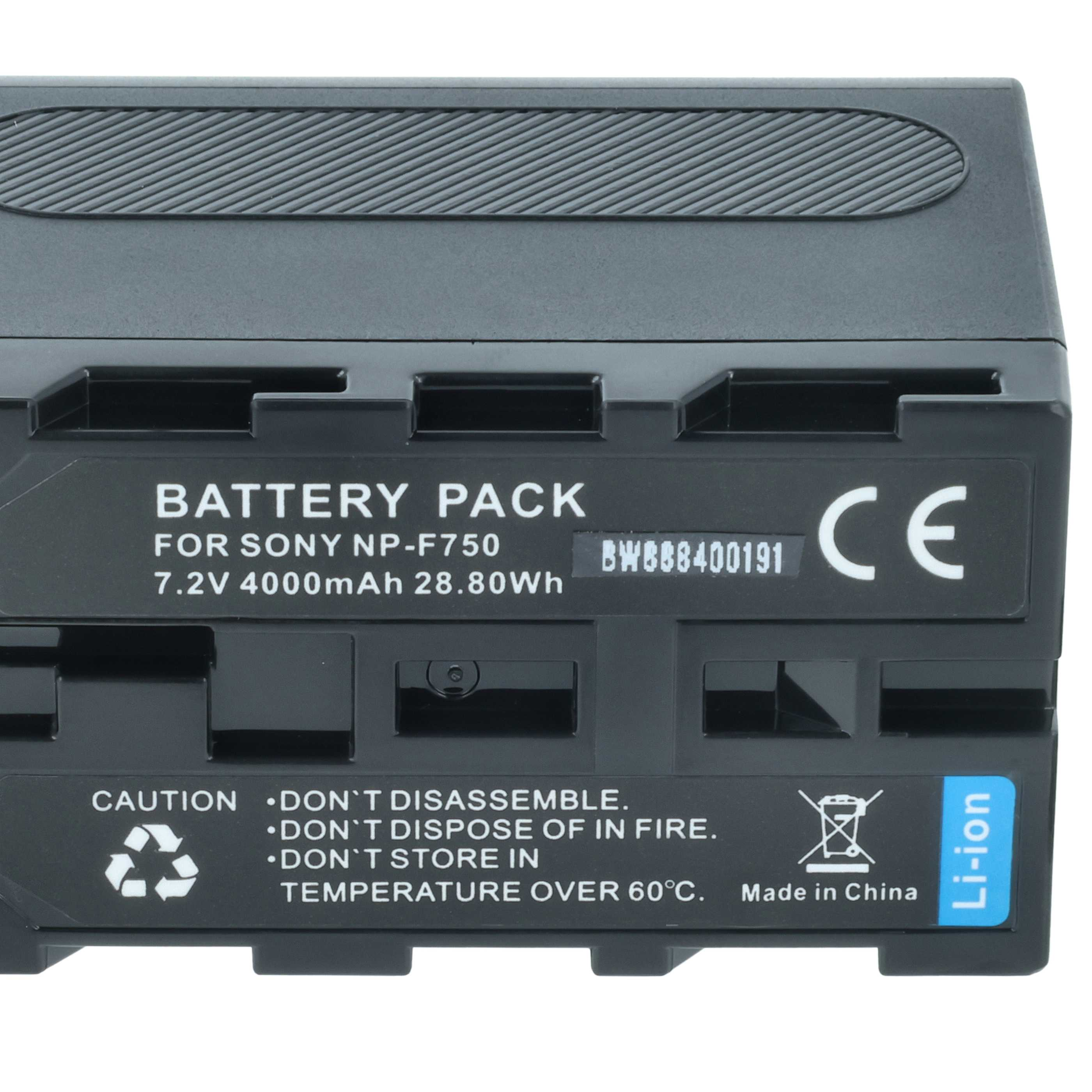 Ein schwarzes Akkupack mit der Aufschrift 'BATTERY PACK', 'SONY NP-F750'. Es hat Warnhinweise und ein 'Li-ion'-Etikett.