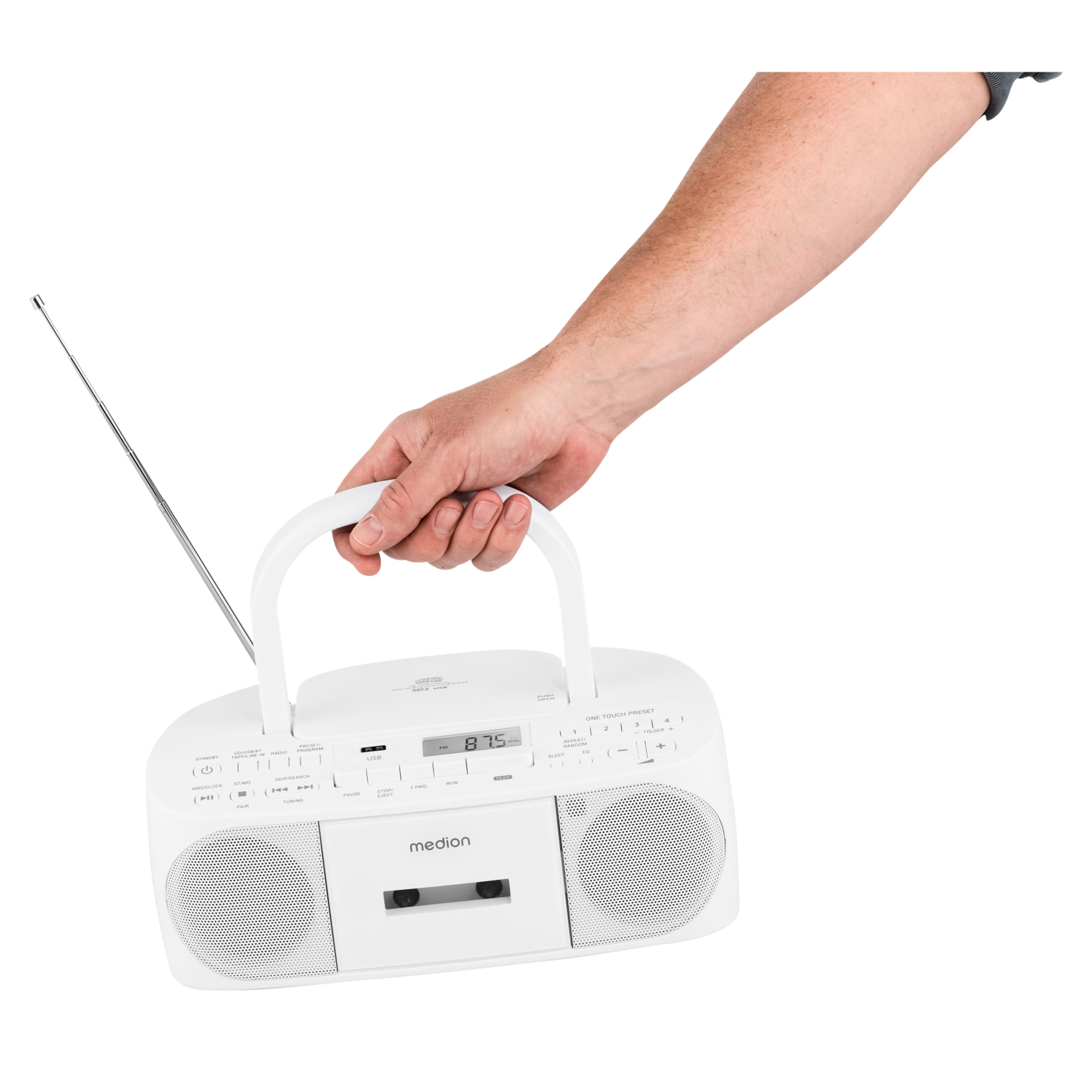 Eine Hand hält eine weiße Medion-Boombox. Die Boombox hat einen Kassettenspieler, Lautsprecher und eine Antenne.