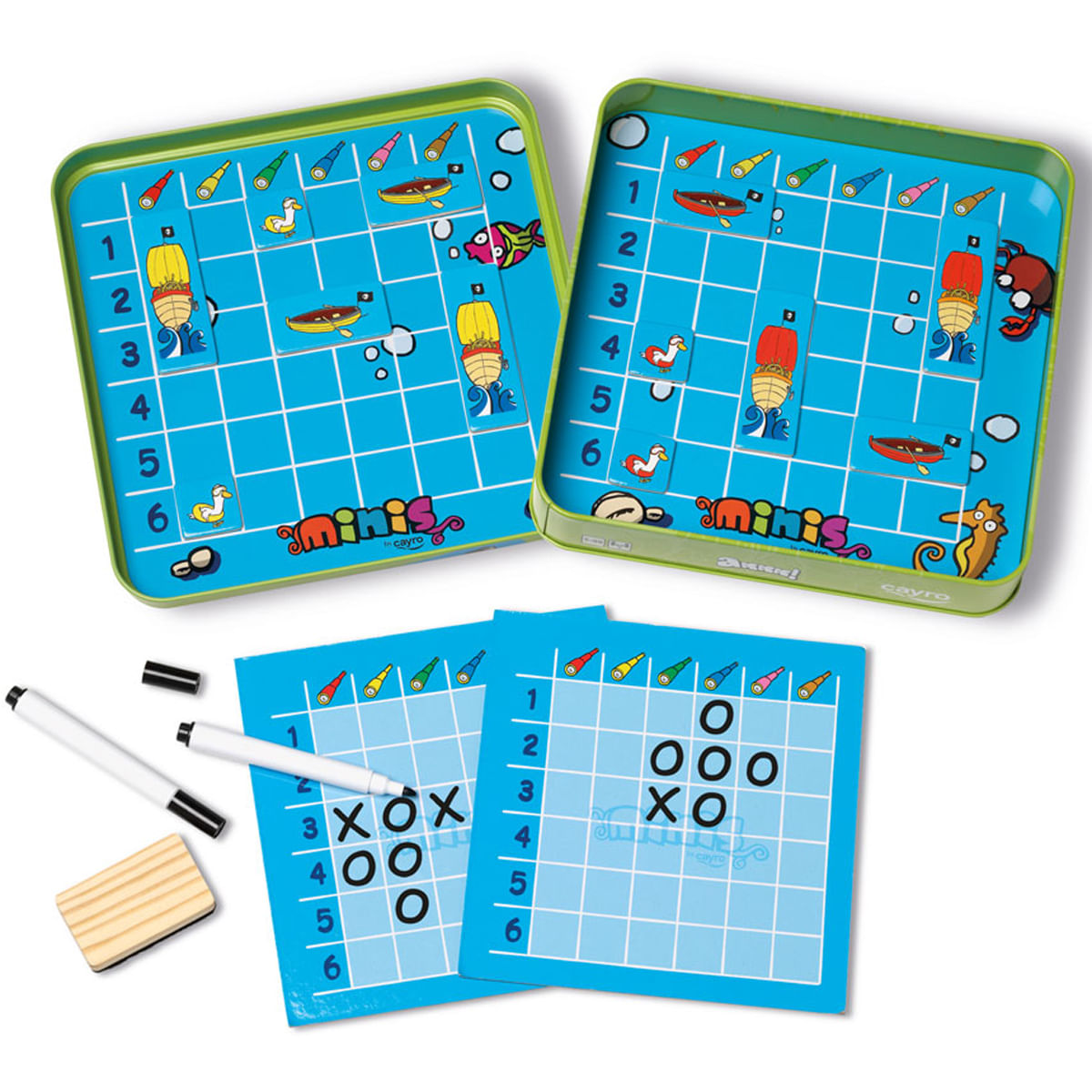 Dos juegos de Battleship, dos tableros de tres en raya, marcadores y un borrador pequeño sobre una superficie blanca.