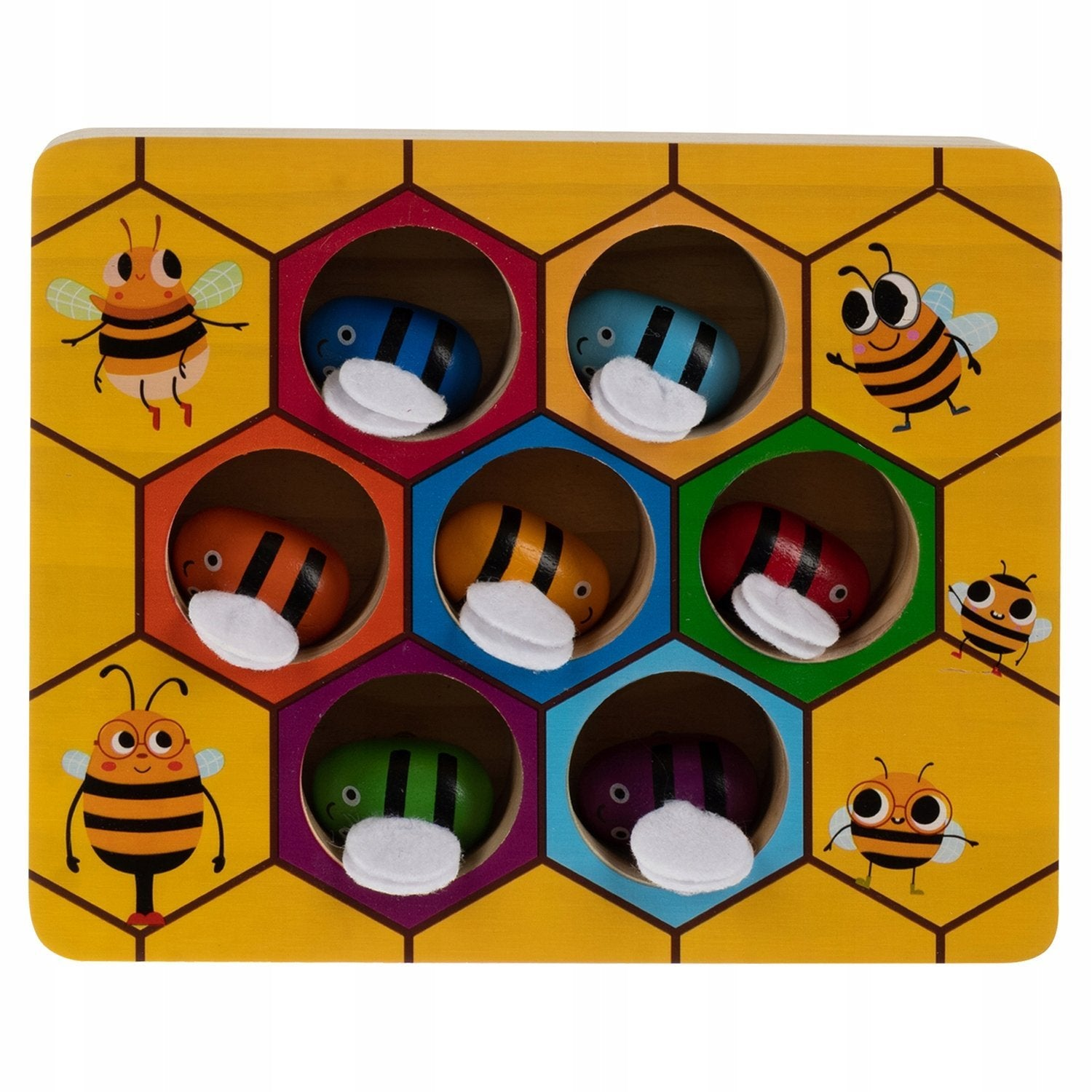 Juguete de madera con abejas y objetos coloridos con forma de abeja en celdas de panal. Cada abeja tiene una máscara de fieltro.