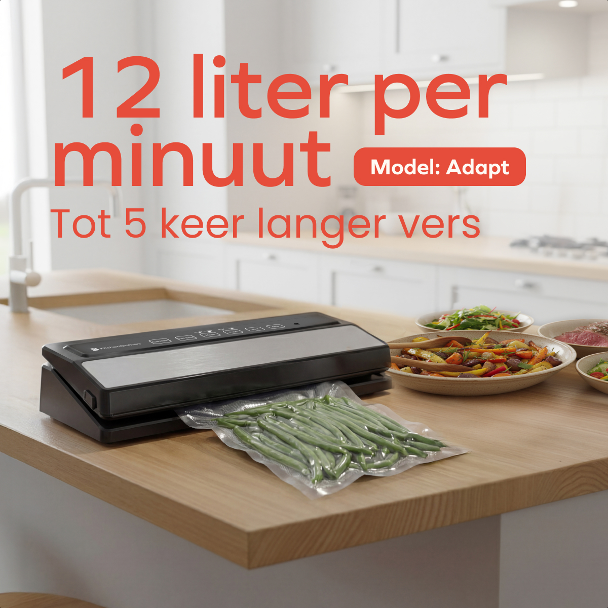 A vacuum sealer with green beans being sealed. Dishes of food are beside it. Text says '12 liter per minuut' and 'Tot 5 keer langer vers'.