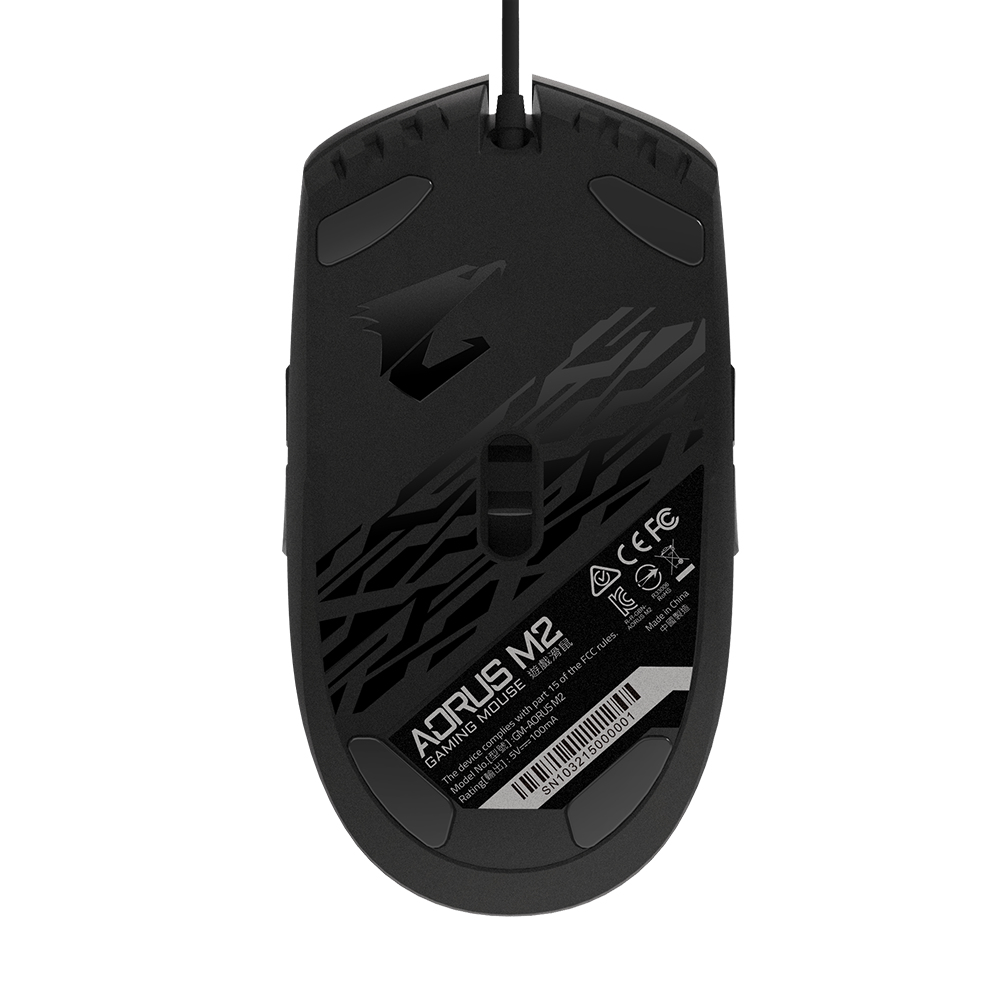 Mouse da gaming nero, AORUS M2, con cavo. Il lato inferiore mostra cuscinetti, loghi e informazioni sul prodotto.