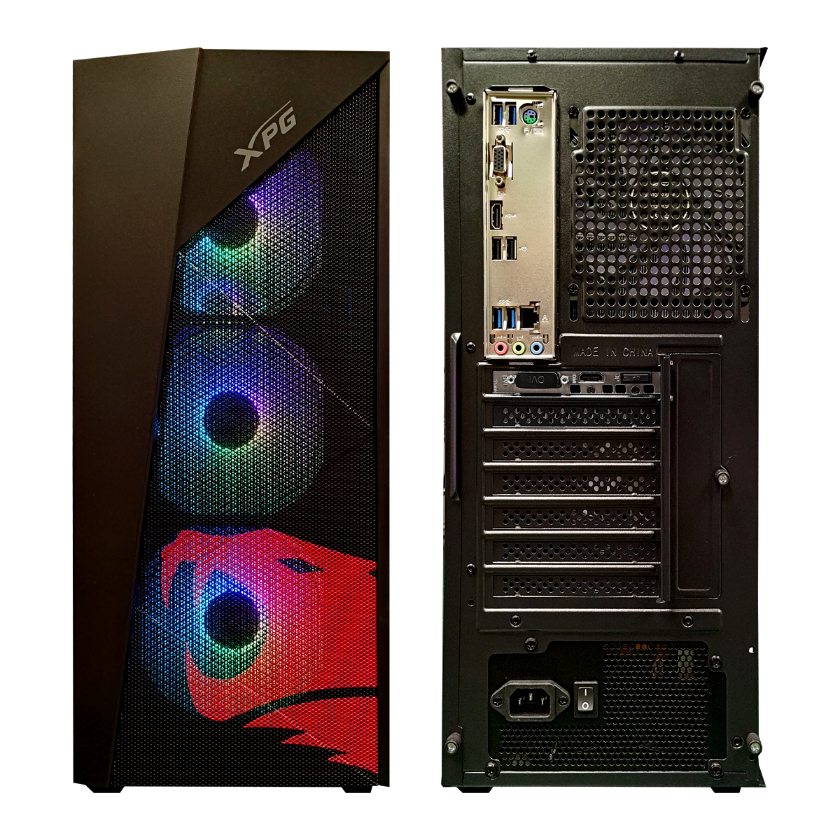 Una torre de computadora con frente de malla. El frente tiene el logotipo XPG y tres ventiladores con luces de colores. La parte trasera muestra puertos.
