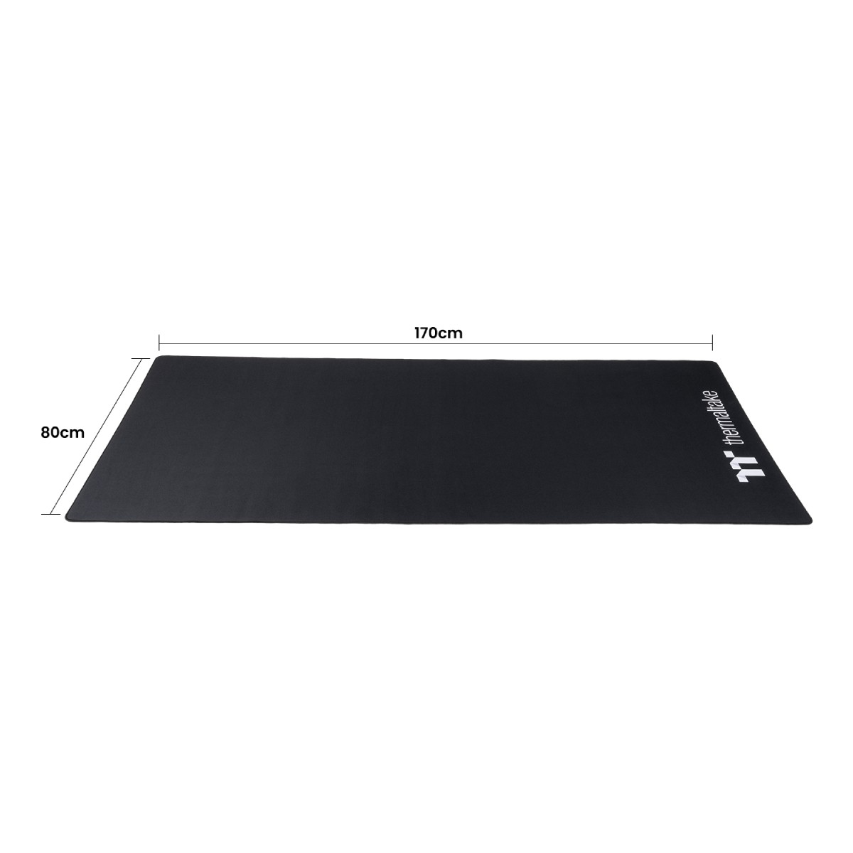 Un grande tappetino per mouse nero con dimensioni 170 cm x 80 cm. Il logo Thermaltake è visibile a destra. Sfondo bianco.