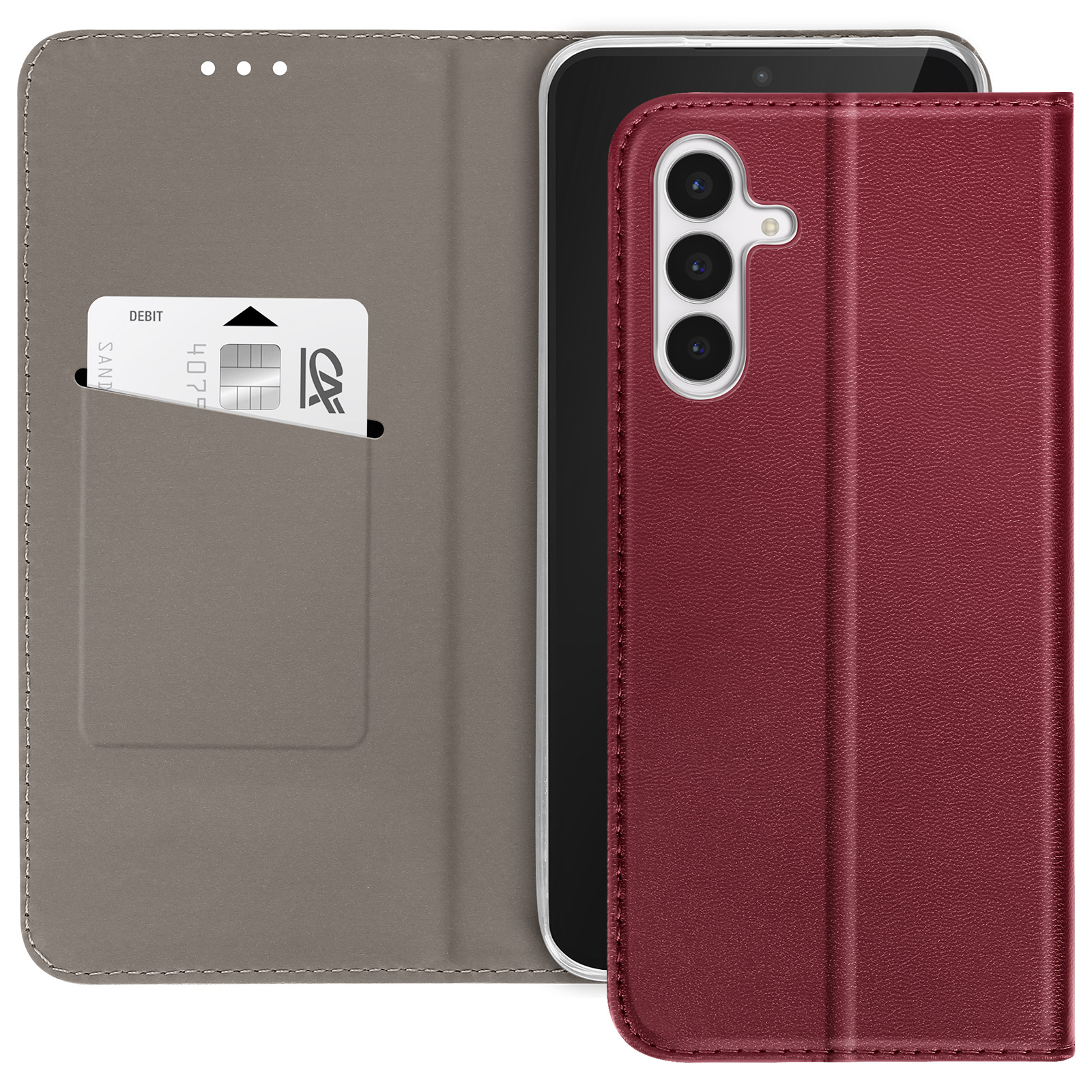 Un étui de téléphone avec un téléphone à l'intérieur, plus une carte de débit. L'étui est bordeaux, la carte blanche et l'écran noir.