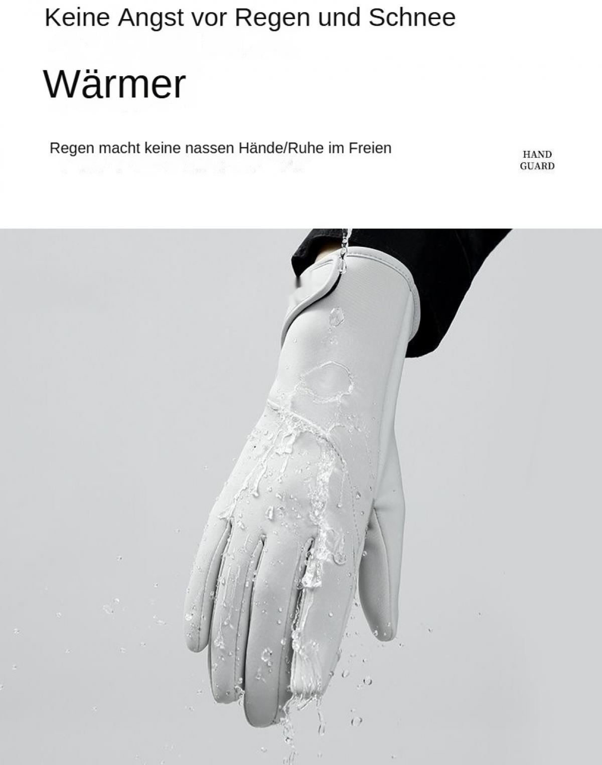 Nahaufnahme eines grauen Handschuhs mit Wassertropfen. Oben steht: "Keine Angst vor Regen und Schnee" und "Wärmer".