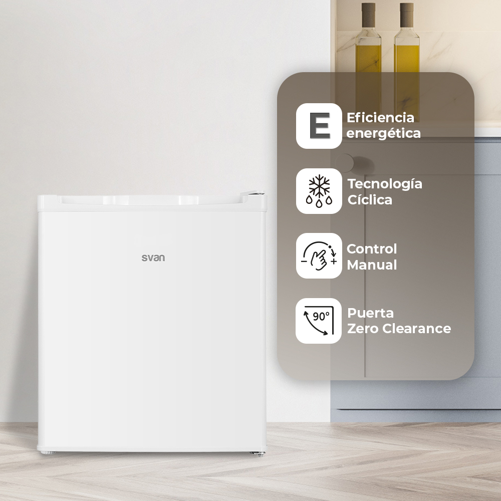 Refrigerador blanco con la marca 'svan'. Características: eficiencia energética, tecnología cíclica, control manual y puerta de espacio cero.