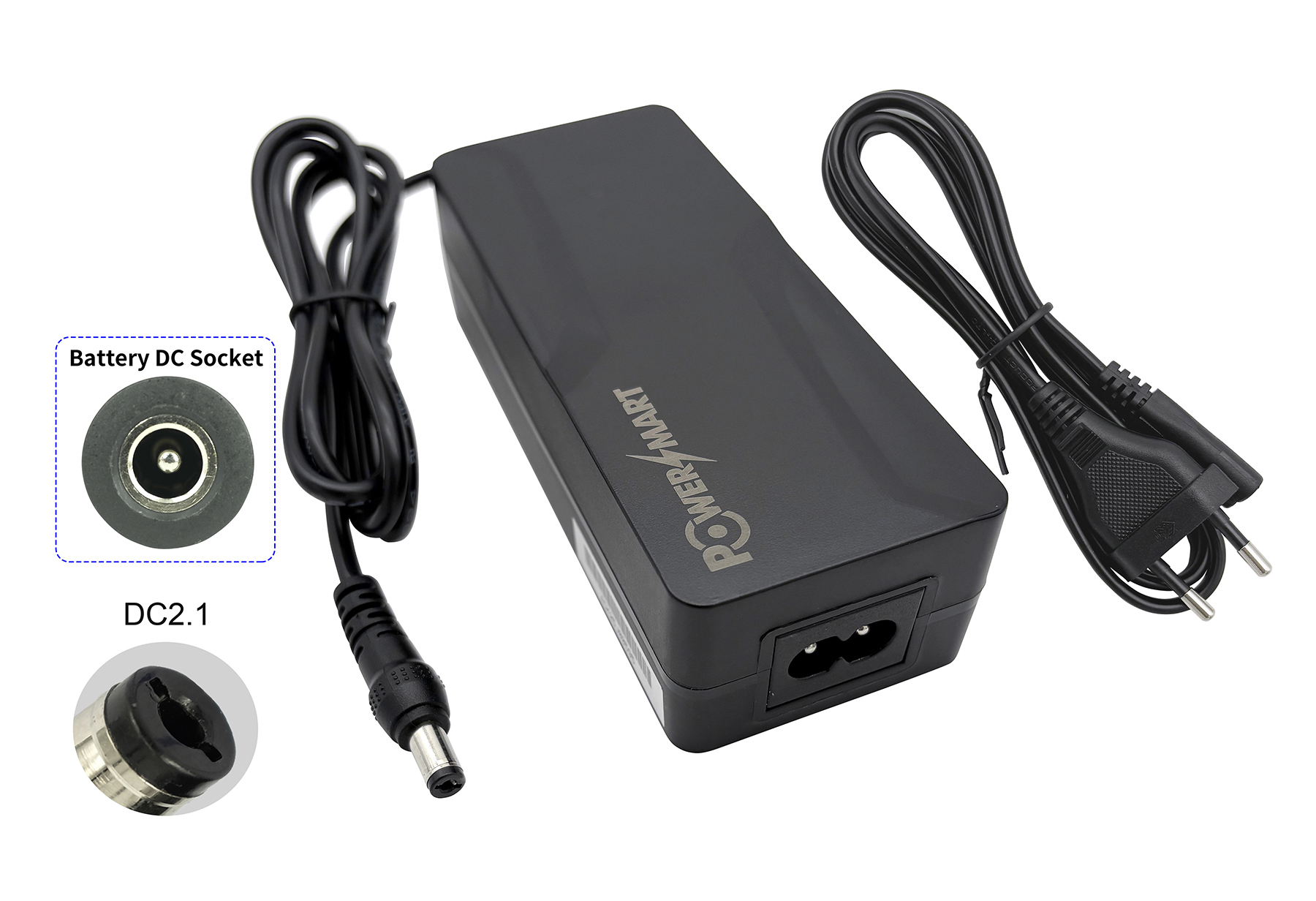 Schwarzes Power Mart Laptop-Ladegerät mit Kabeln und DC-Buchse. Details umfassen Strom Eingangs- und Ausgangsanschlüsse.