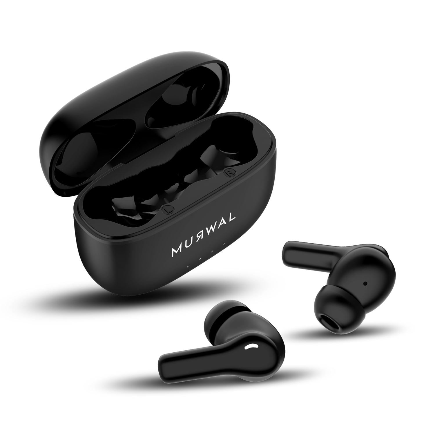 Primer plano de auriculares inalámbricos negros y su estuche de carga. El estuche está abierto y dos auriculares están al lado.