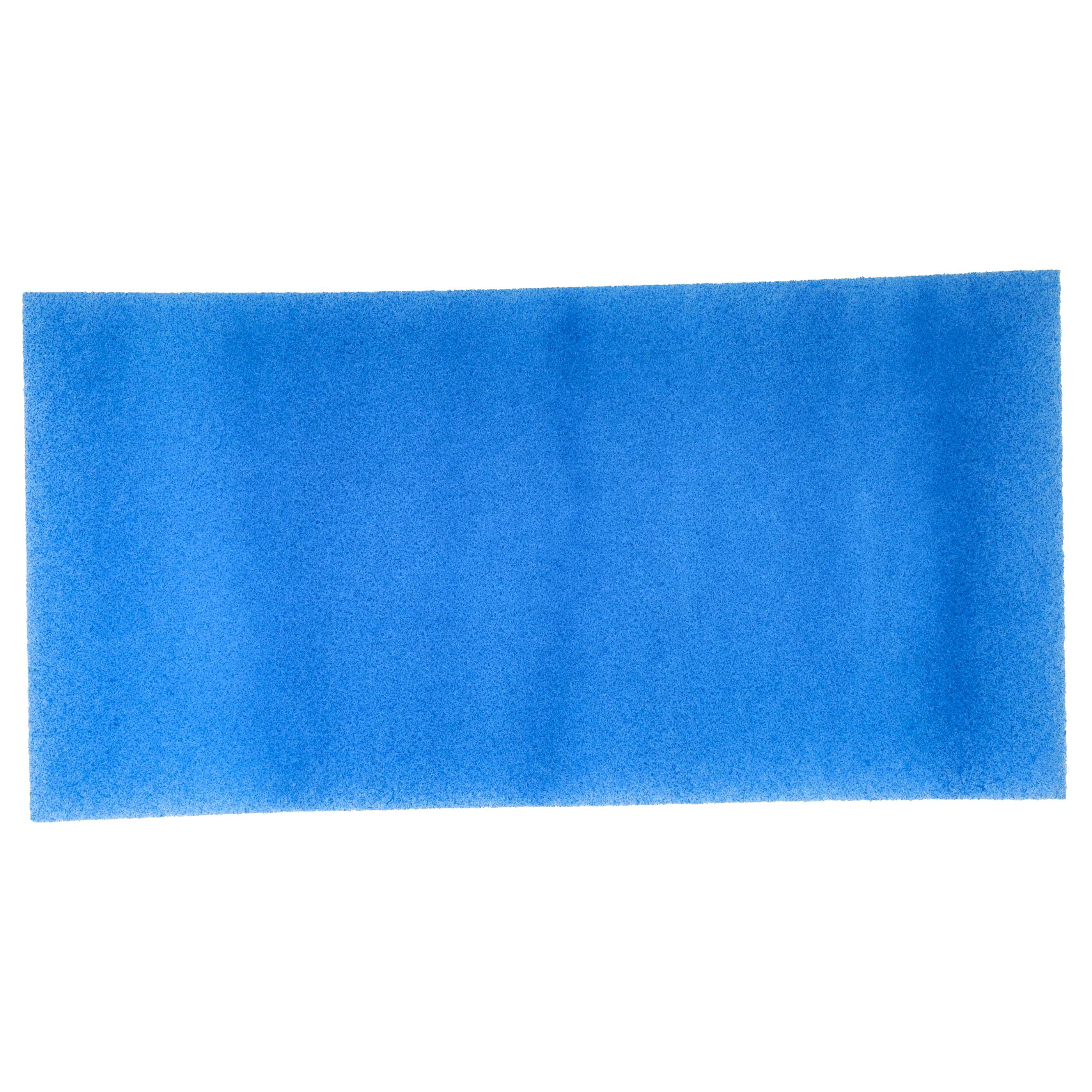 Ein rechteckiger, strukturierter, blauer Schwamm vor weißem Hintergrund.
