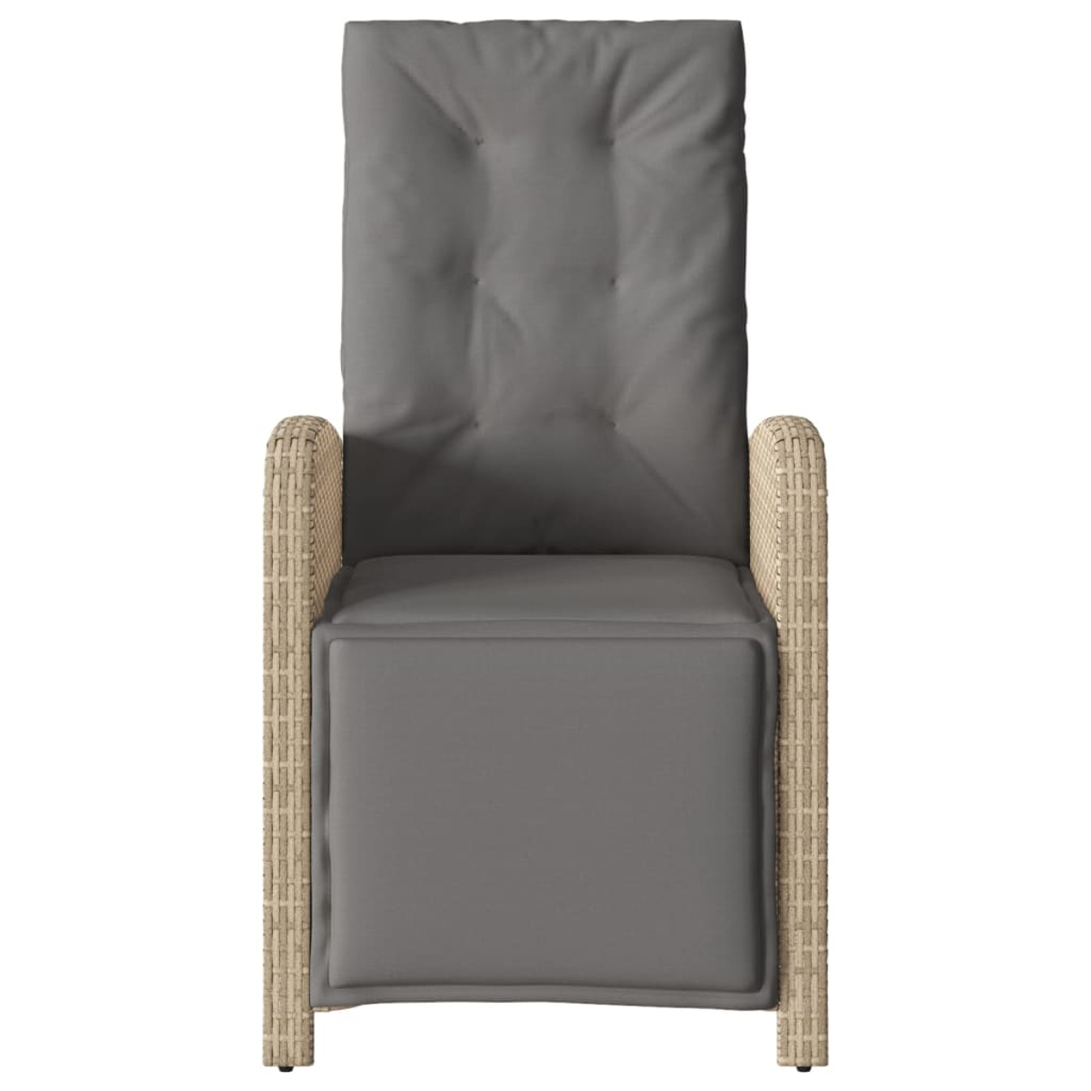 Una sedia imbottita grigia con braccioli e schienale beige intrecciati. La sedia è su sfondo bianco, vista frontalmente.