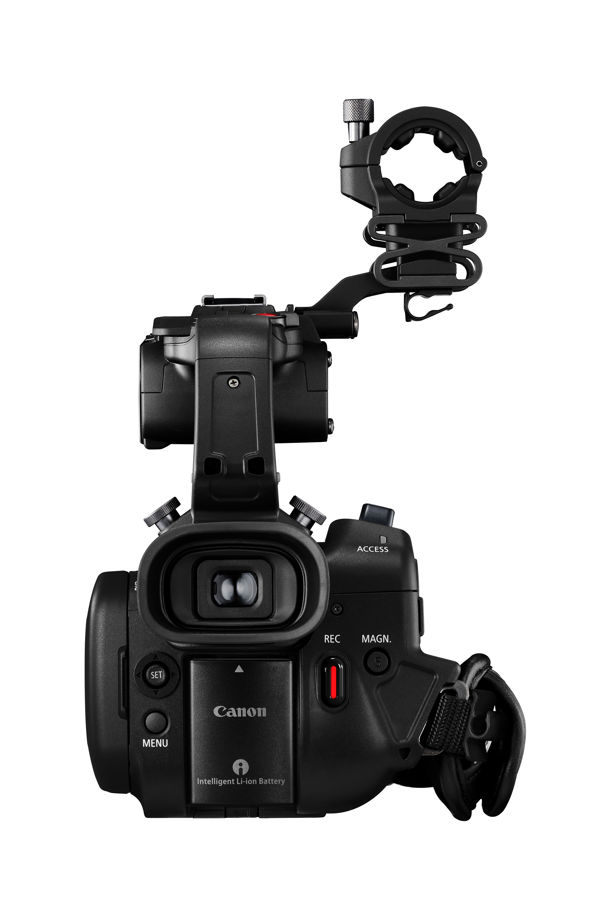 Schwarze Canon-Videokamera mit montiertem Rig. Sie hat Knöpfe, einen Bildschirm und ein Objektiv. Der Hintergrund ist weiß.