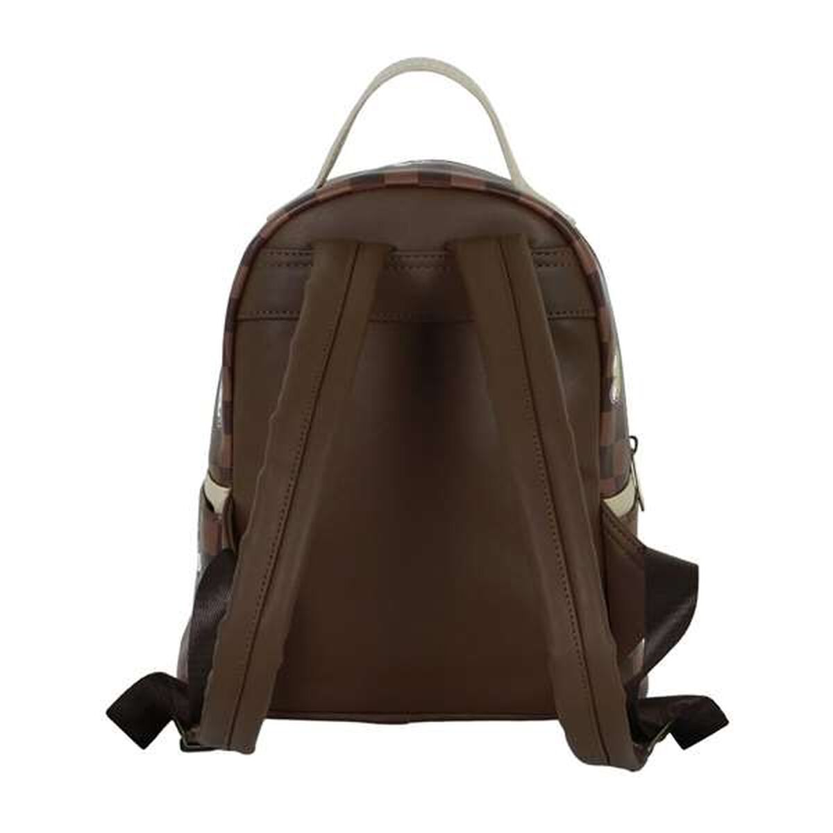 Ein brauner Rucksack mit kariertem Oberteil. Er hat zwei Träger, einen Griff und eine Seitentasche. Der Hintergrund ist weiß.