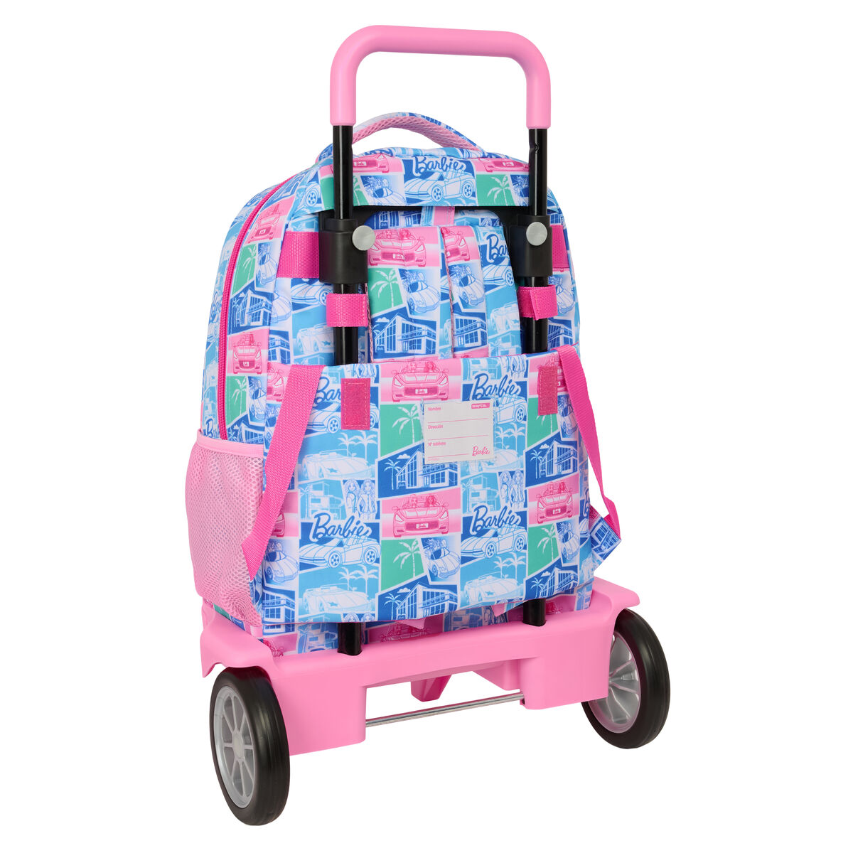 Ein pinkfarbener Barbie-Rollrucksack steht auf weißem Hintergrund. Er hat einen bunten Aufdruck von Autos und Palmen.