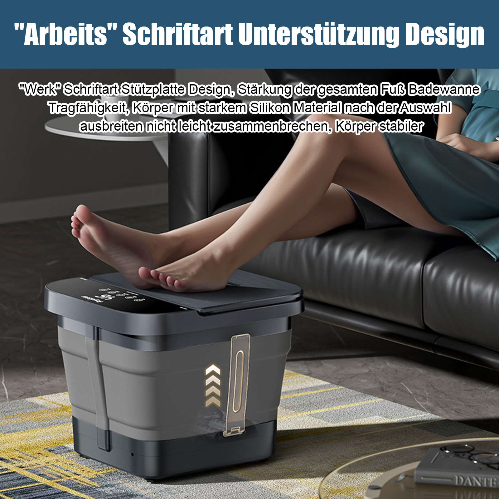Eine Person benutzt ein Fußbad. Im Hintergrund befindet sich ein schwarzes Sofa. Das Fußbad ist grau und schwarz.