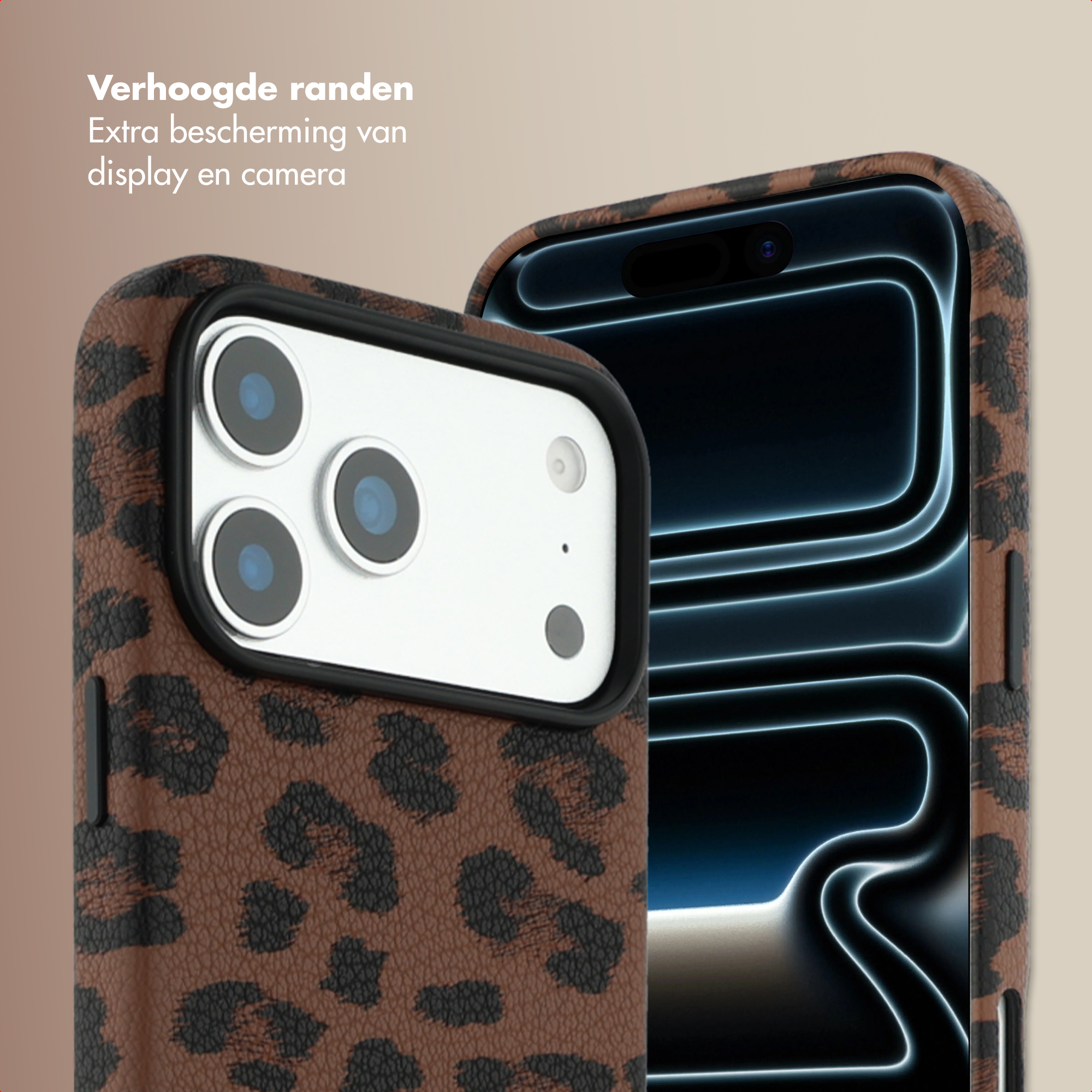 Deux étuis de téléphone avec imprimé léopard. L'un montre des caméras. L'autre montre un écran avec des lignes lumineuses.