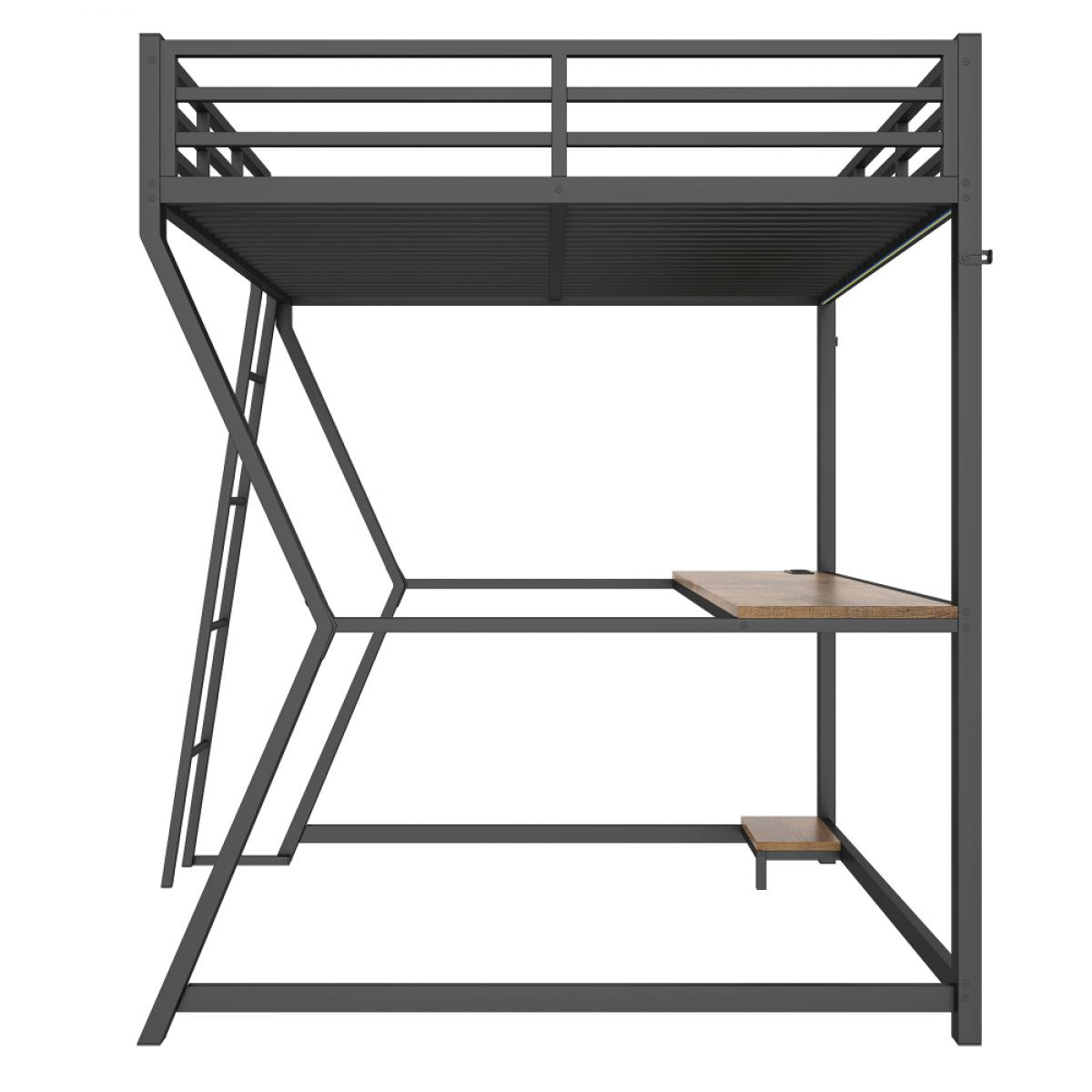 Ein Metall-Etagenbettgestell mit Schreibtisch und Leiter. Das Bett ist grau, der Schreibtisch braun. Der Hintergrund ist weiß.