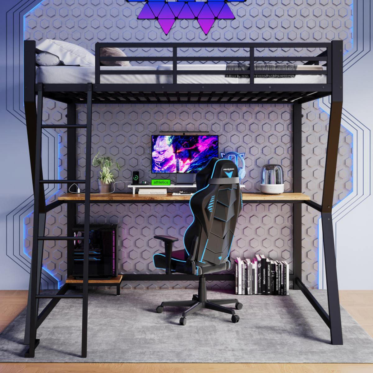 Ein Hochbett mit Schreibtisch, Gaming-Stuhl, Computer und Monitor. Der Raum hat ein modernes Design mit sechseckigen Wandpaneelen und LED-Leuchten.