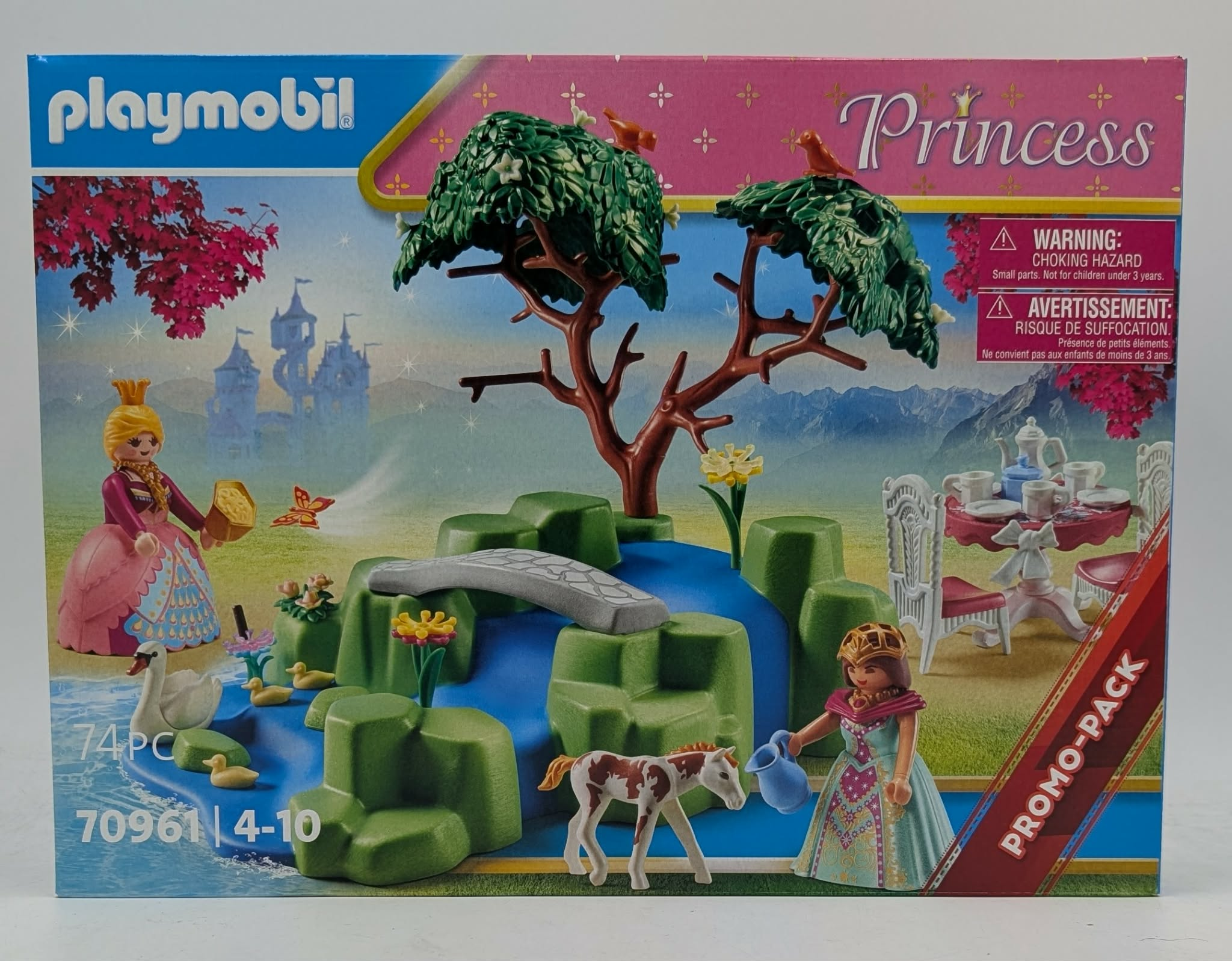 Playmobil Prinzessin-Set. Enthält Figuren, Tiere, Bäume und Zubehör. Eine Box mit Warnhinweisen ist sichtbar.