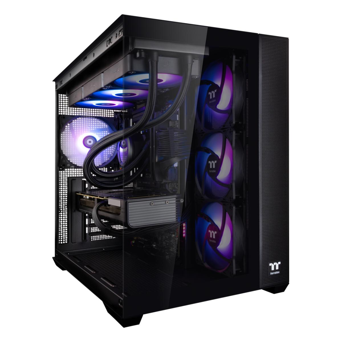 Ein Computerturm mit Glasseitenwand. Er hat mehrere Lüfter mit lila und blauen Lichtern. Das Gehäuse ist schwarz.