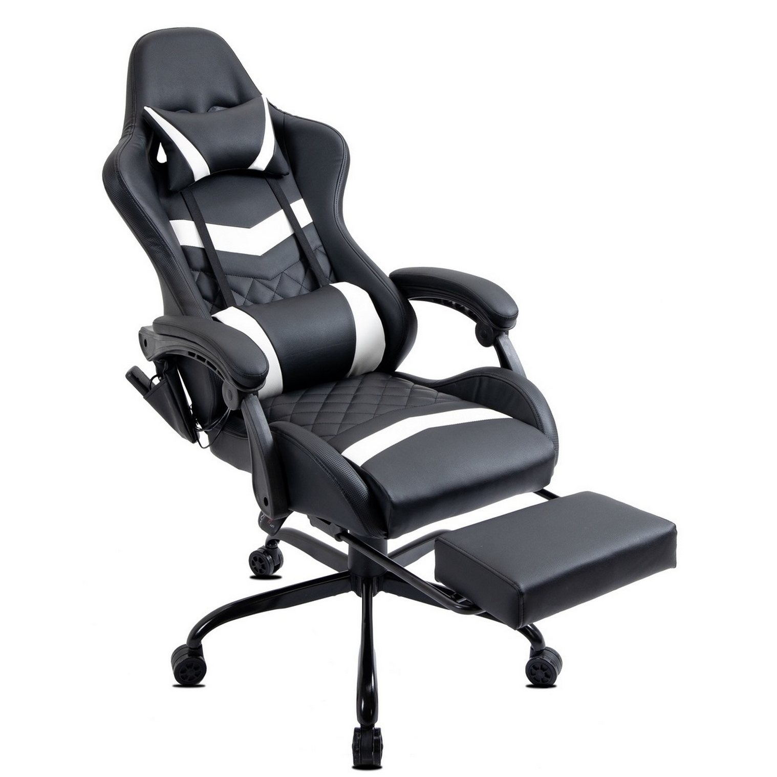 Schwarzer und weißer Gaming-Stuhl mit Fußstütze. Merkmale sind Kopfstütze, Lendenwirbelstütze, Armlehnen und ein Fünf-Sterne-Fuß mit Rollen.