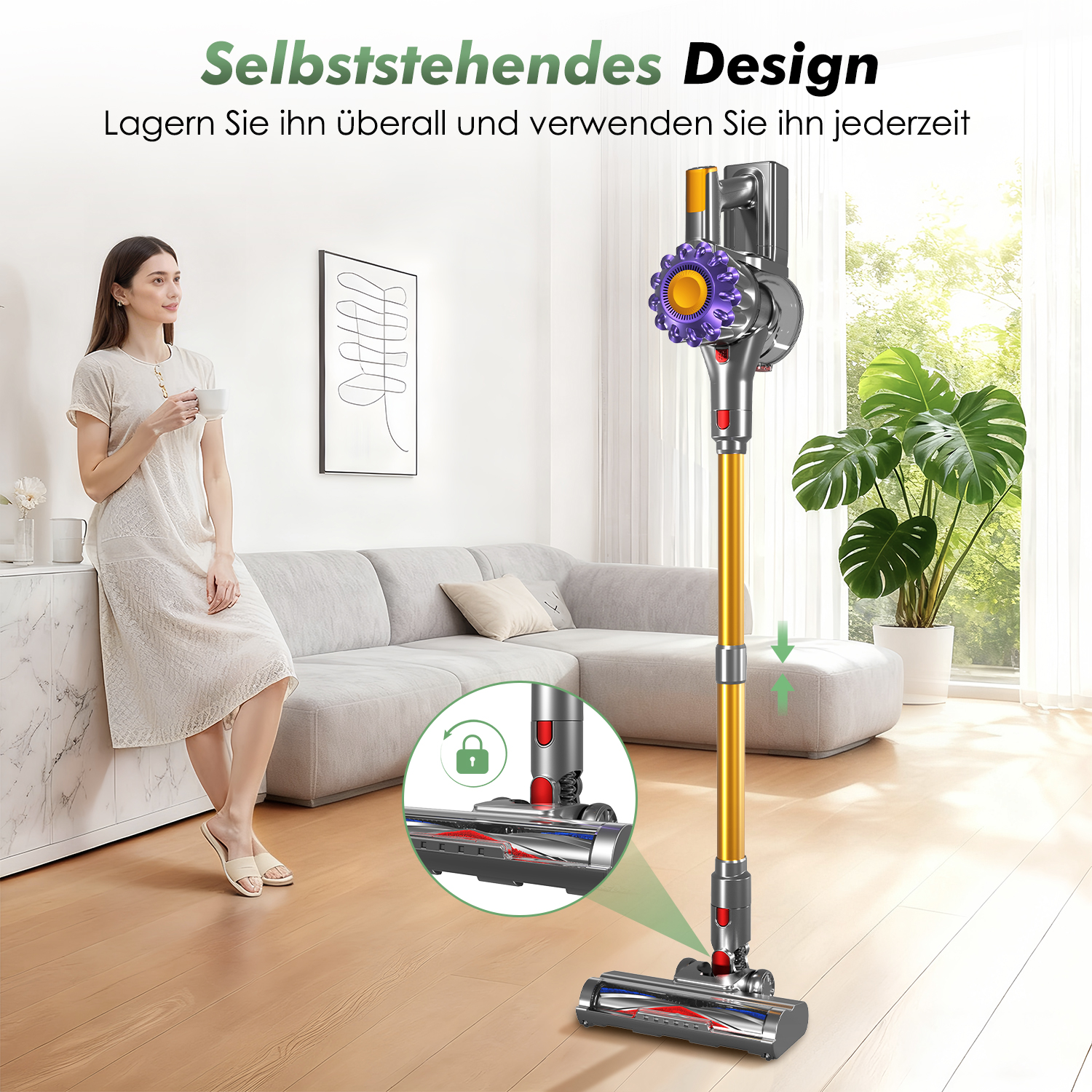 Eine Frau steht mit einer Tasse an einem weißen Tresen. Ein gelber Staubsauger steht aufrecht. Im Hintergrund sind ein Sofa und eine Pflanze.
