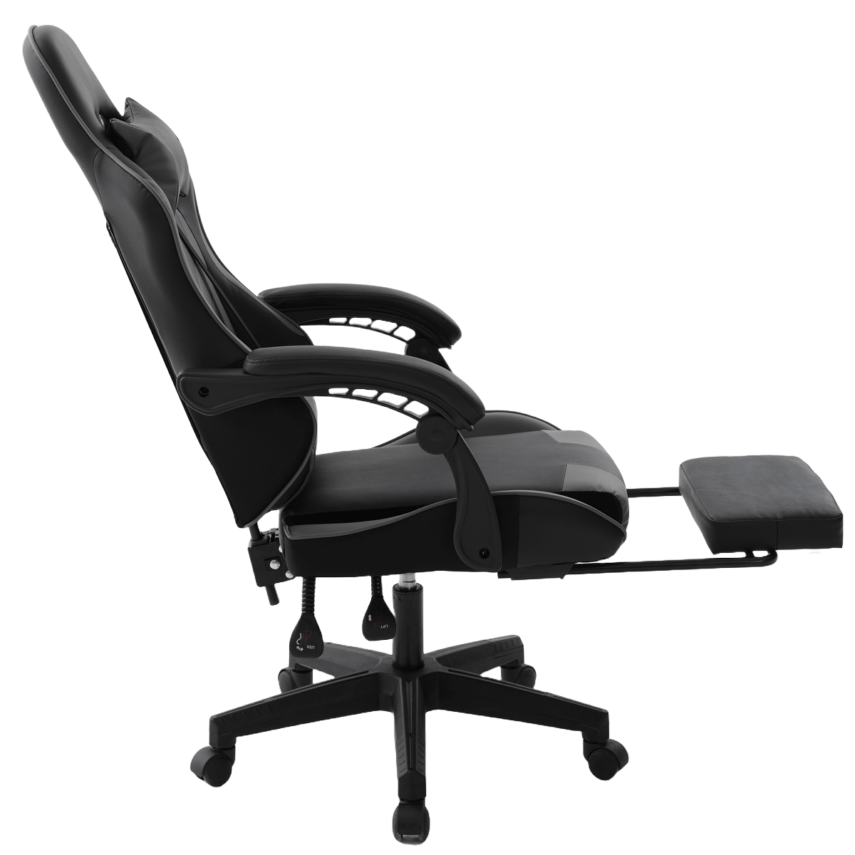 Ein schwarzer und grauer ergonomischer Gaming-Stuhl mit Fußstütze. Er hat Armlehnen und eine hohe Rückenlehne vor weißem Hintergrund.