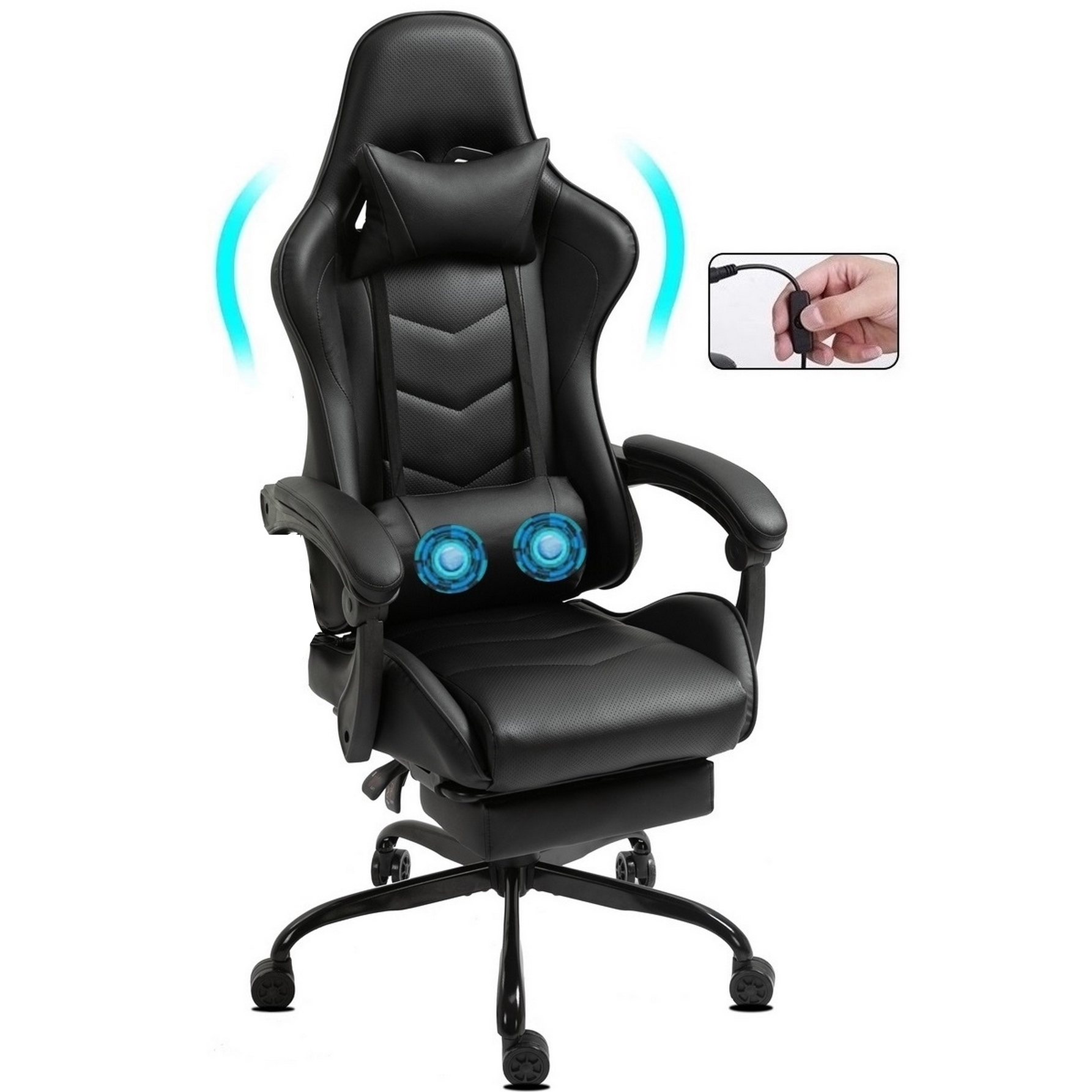 Schwarzer Gaming-Stuhl mit Kopfstütze und Lendenwirbelstütze, Massagefunktion und eine Hand, die den Stecker hält.