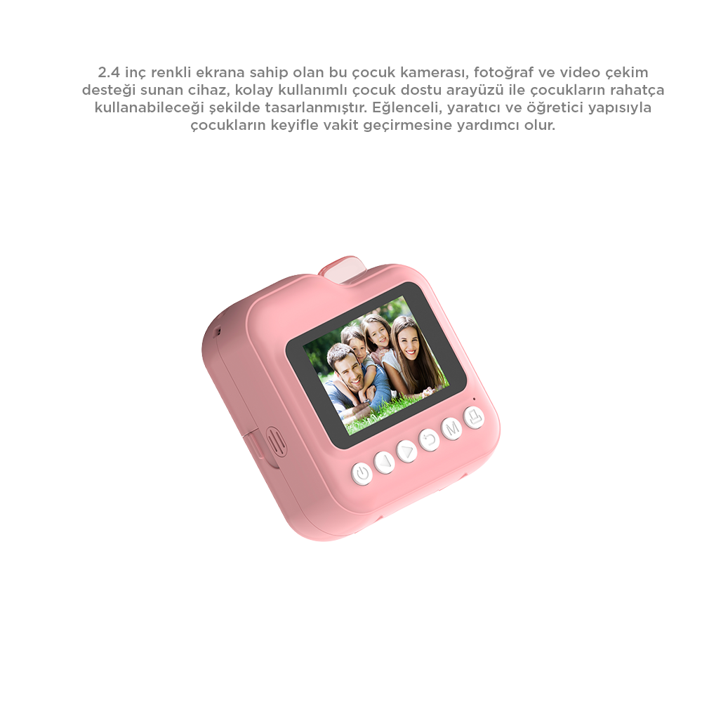 Ekranında aile fotoğrafı olan pembe bir çocuk kamerası. Altta düğmeler var. Arka plan beyaz.
