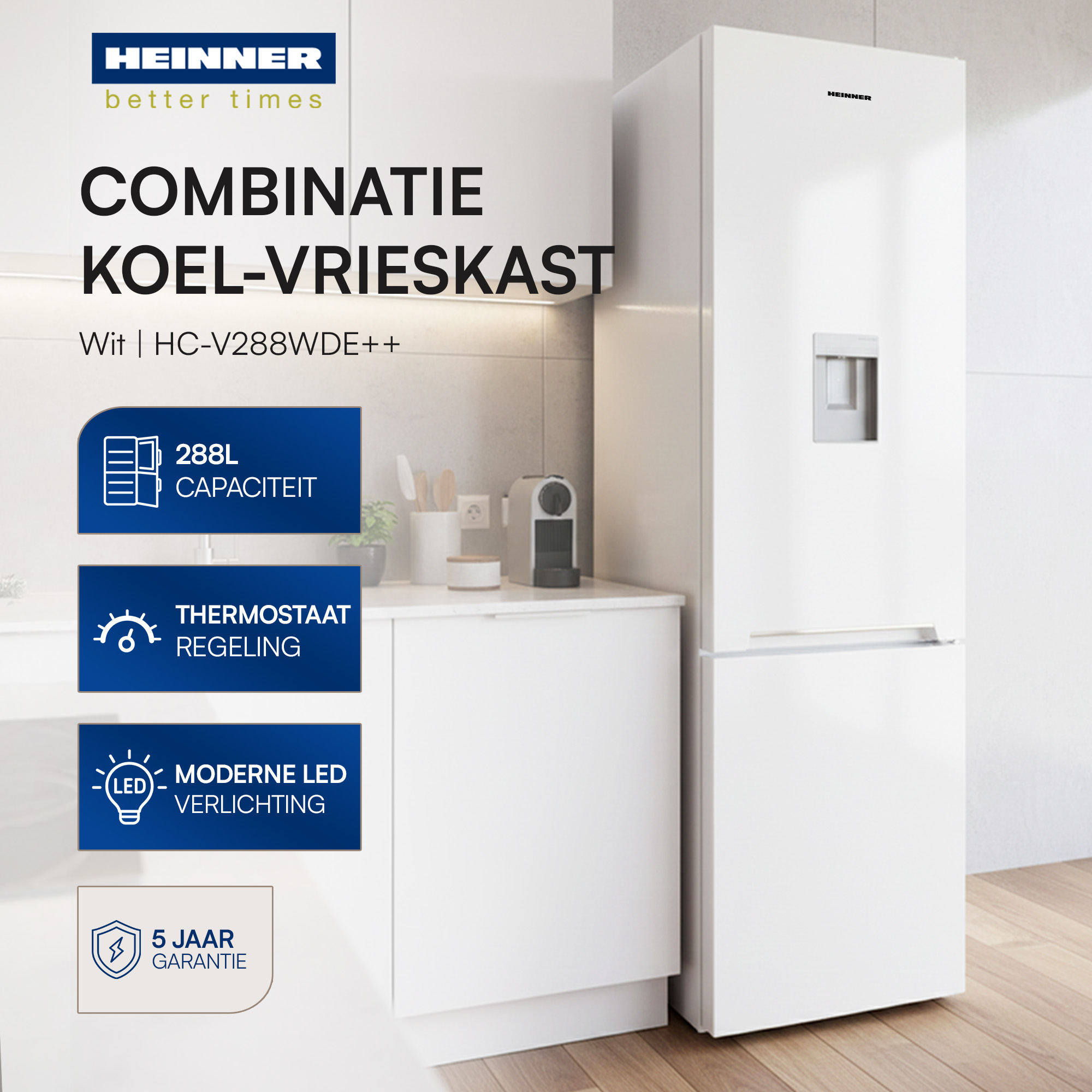 Un réfrigérateur-congélateur blanc est présenté. Le texte comprend 'Combinatie Koel-Vrieskast', les détails du produit et des caractéristiques telles que l'éclairage LED.
