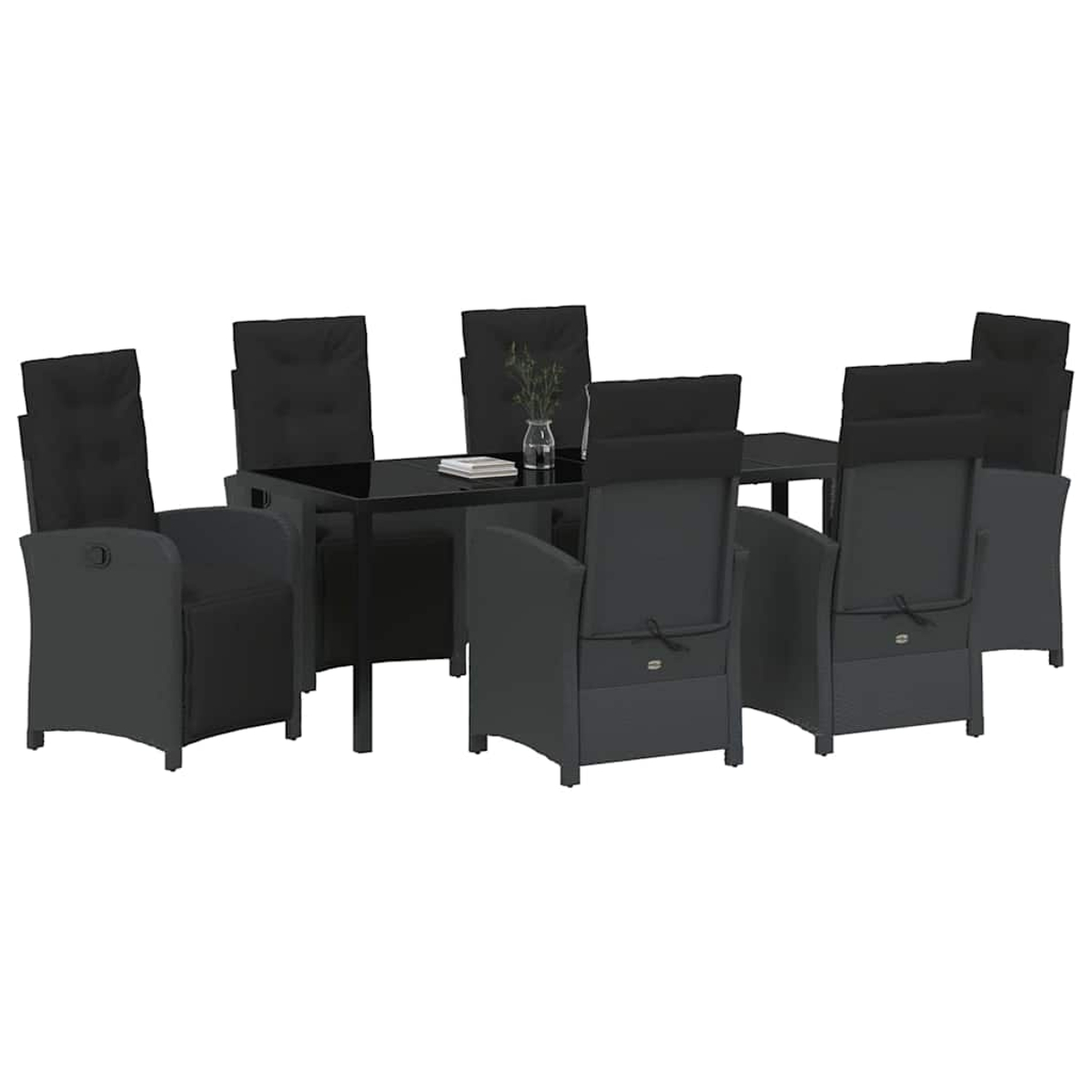 Ein schwarzes Ess-Set für den Außenbereich mit acht Stühlen und einem rechteckigen Tisch. Auf dem Tisch steht eine Vase mit Pflanzen.