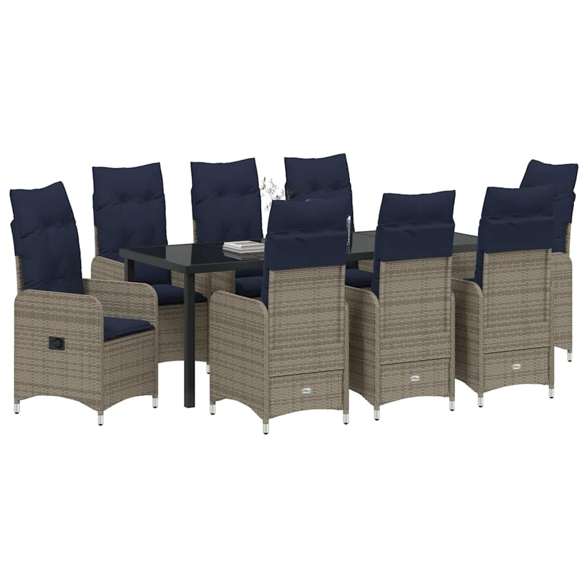 Essgruppe im Freien mit dunklem Tisch und acht Korbstühlen mit marineblauen Kissen.