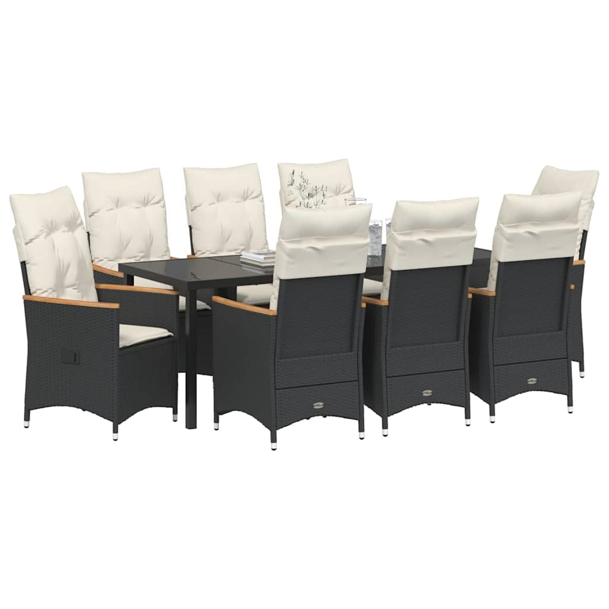 Dunkles Ess-Set für draußen mit rechteckigem Tisch und acht Stühlen. Stühle haben cremefarbene Kissen und Holzarmlehnen.