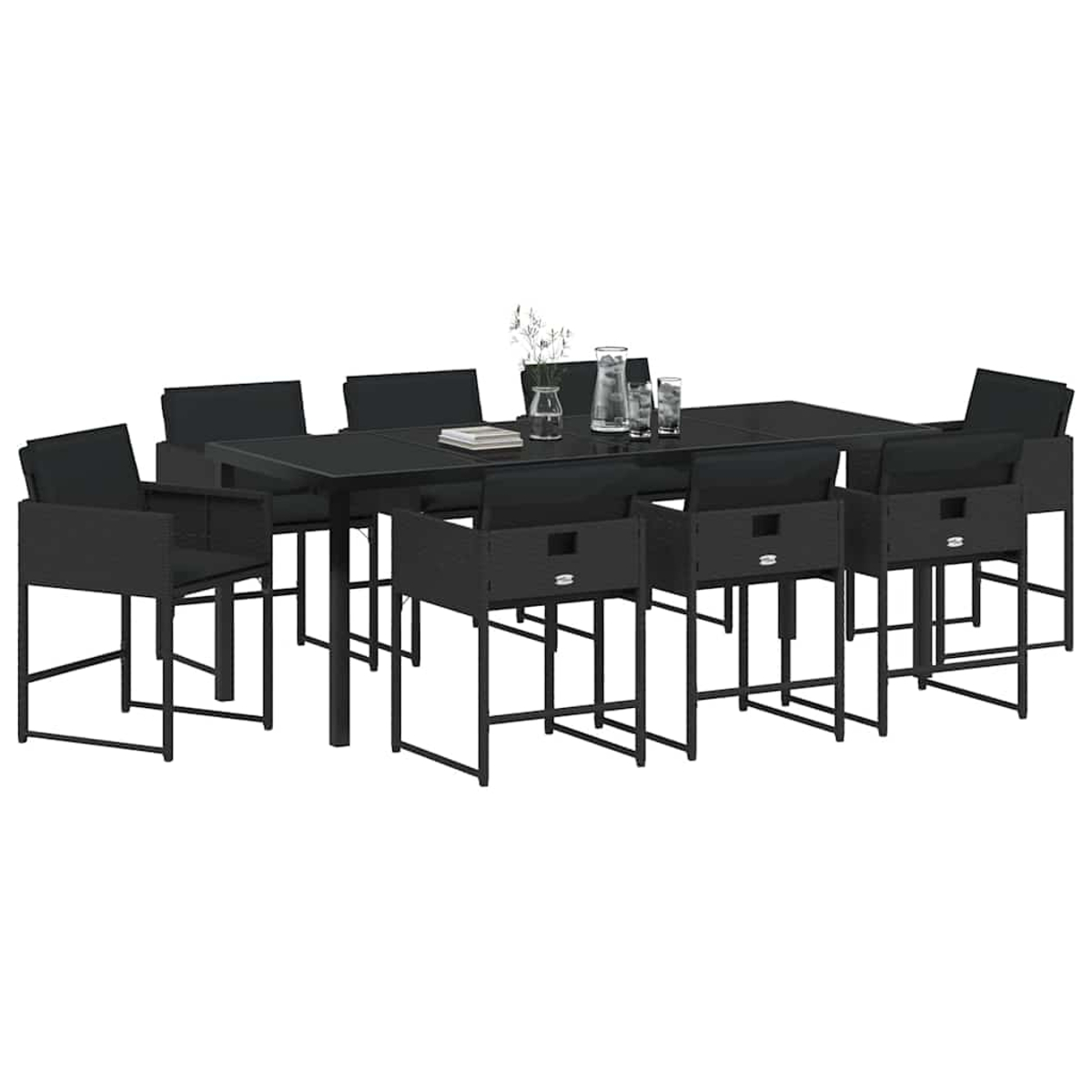 Ein schwarzes Ess-Set für den Außenbereich mit einem rechteckigen Tisch und acht Stühlen. Tisch hat Glasplatte, Stühle haben Armlehnen. Weißer Hintergrund.