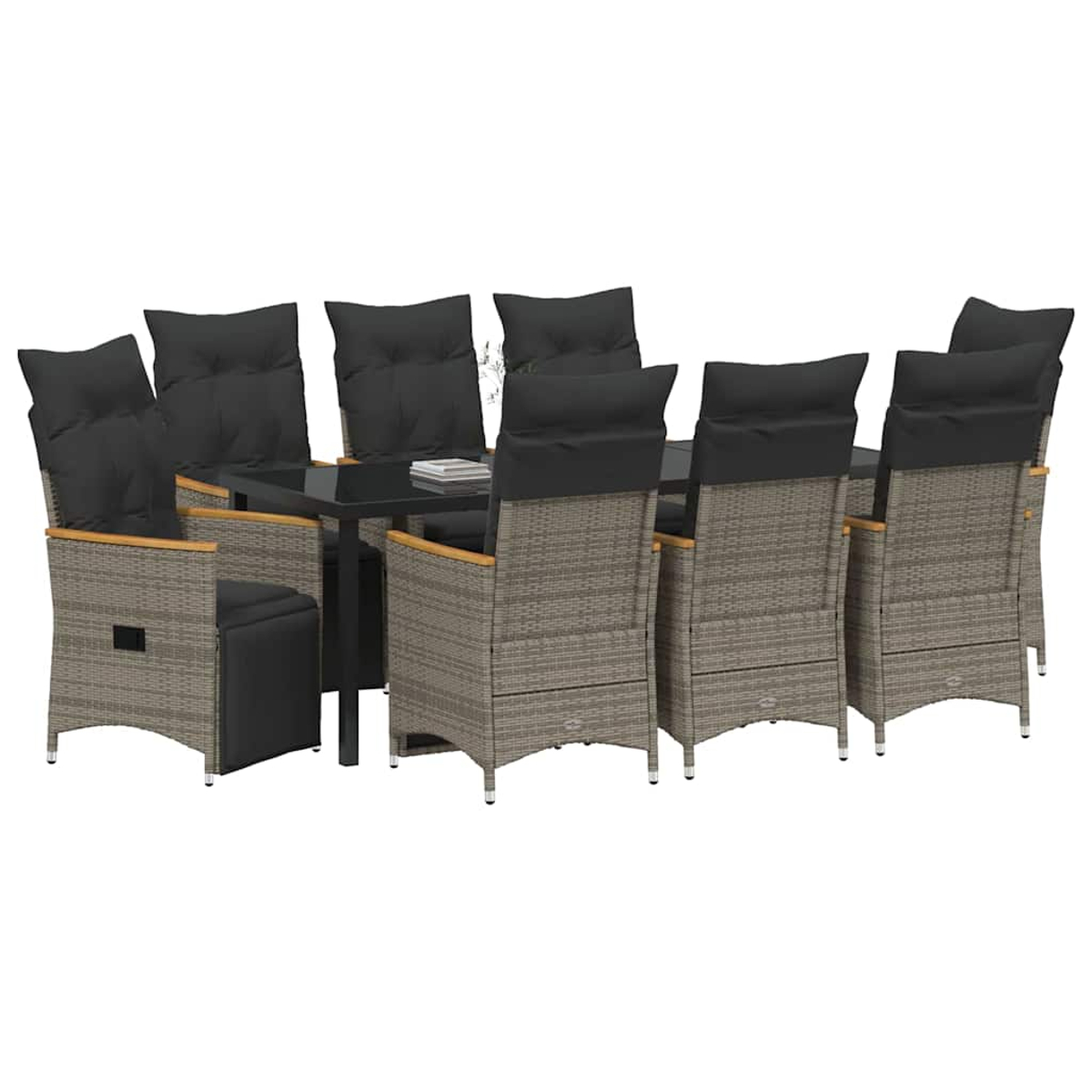 Ein Ess-Set mit einem schwarzen Glastisch und acht Korbstühlen mit schwarzen Kissen. Die Stühle sind um den Tisch angeordnet.