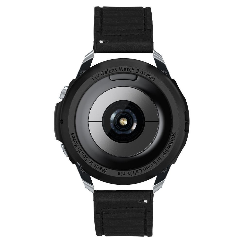 Galaxy Watch 3 41mm nero. L'orologio ha un quadrante nero con cinturino in pelle nera. Sul retro c'è scritto Made in South Korea.