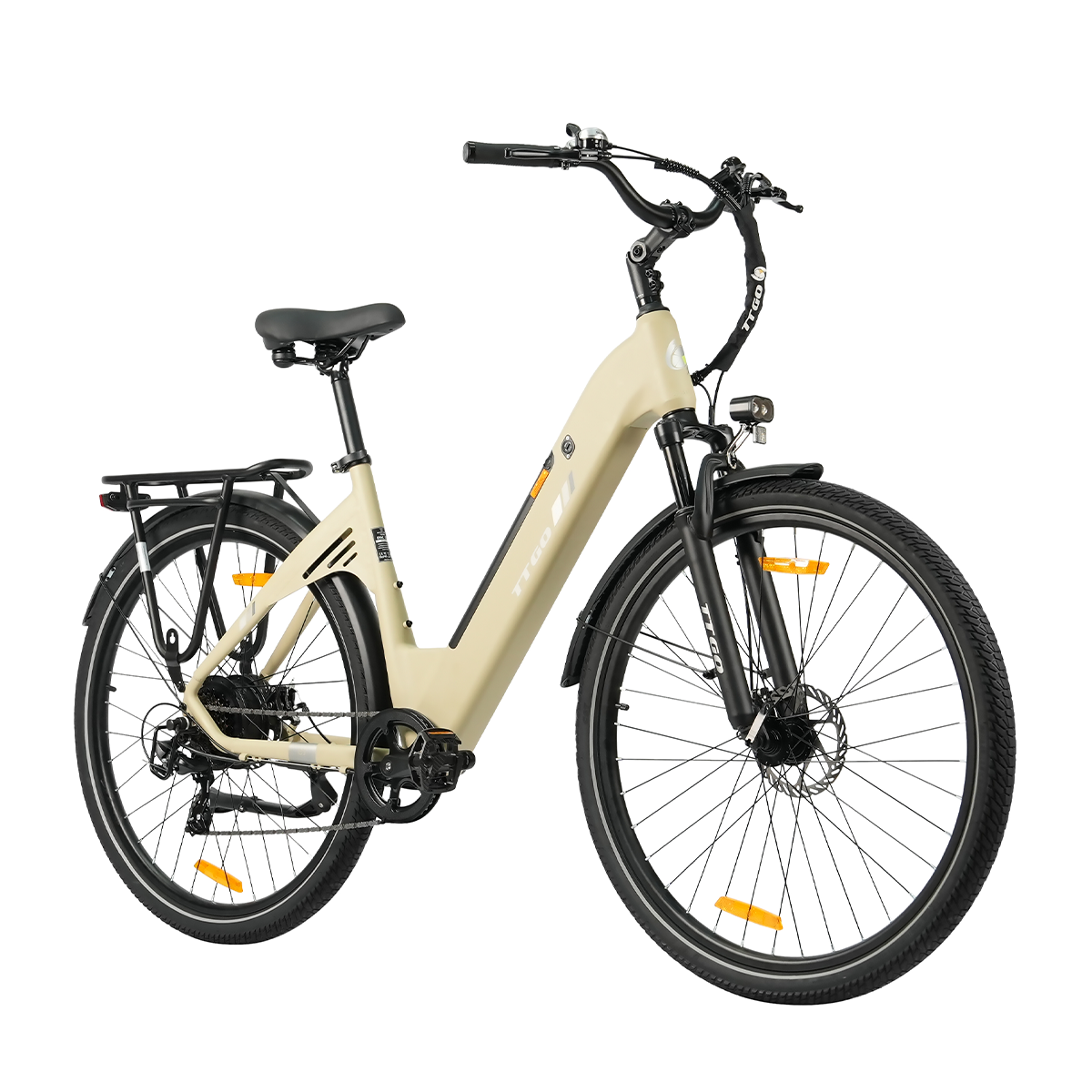 Beżowy rower elektryczny z czarnymi oponami i komponentami na białym tle. Ma bagażnik, światła i widoczne logo marki.