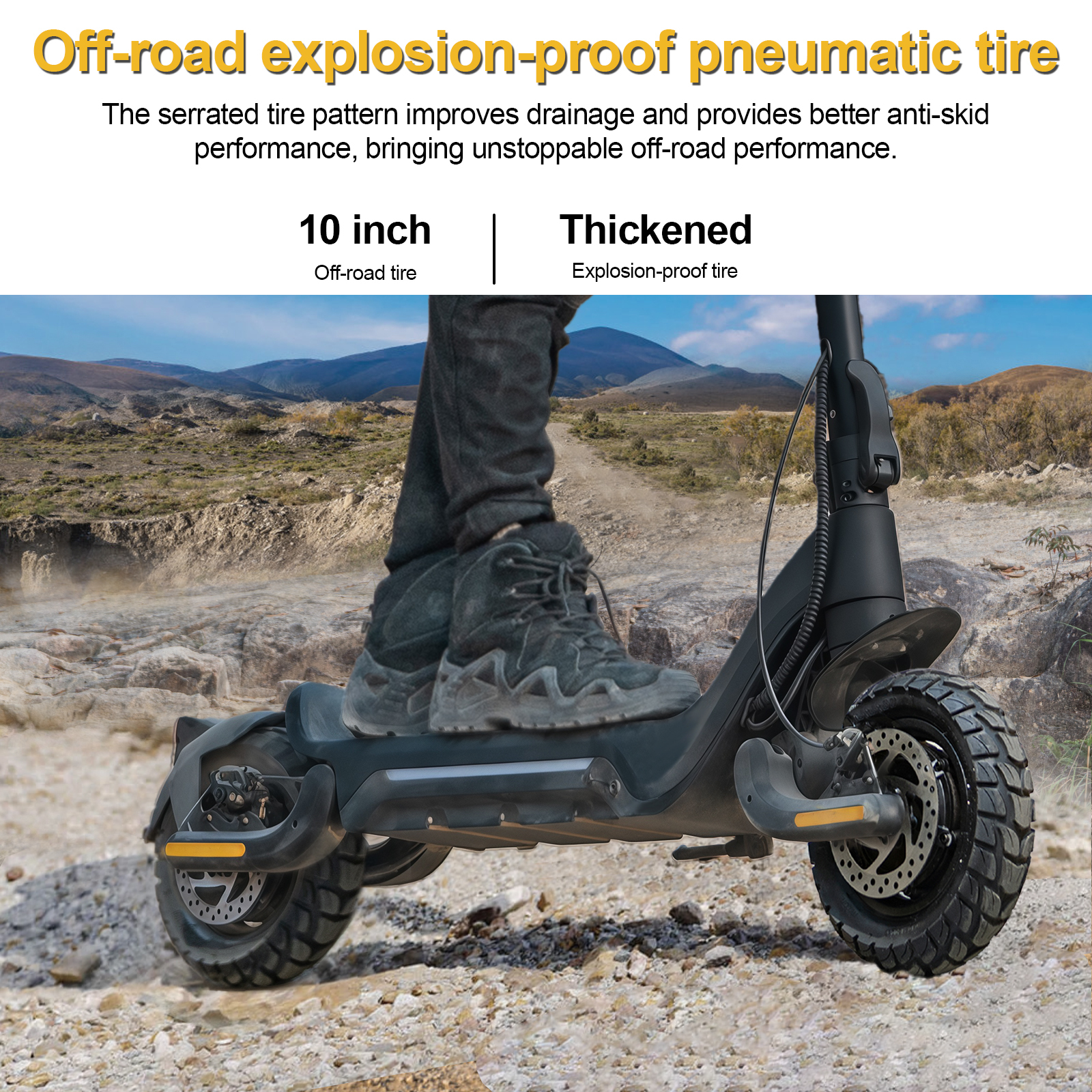 Osoba na czarnej hulajnodze elektrycznej z oponami terenowymi na skalistej ścieżce z górskim tłem.