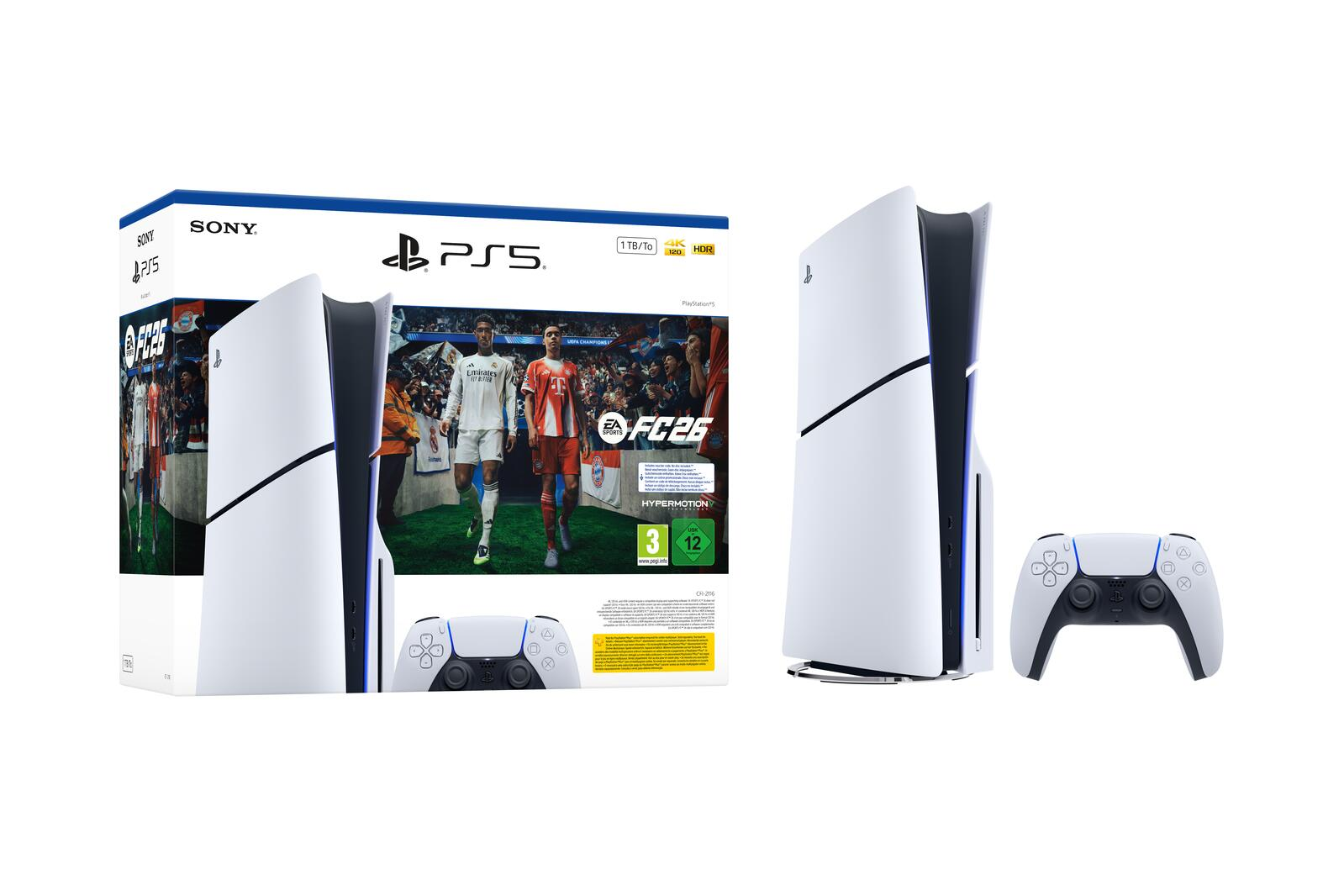 Eine PlayStation 5-Konsole, eine Schachtel mit dem Spiel FC26 und ein Controller werden vor weißem Hintergrund gezeigt. Die Konsole ist weiß und schwarz.